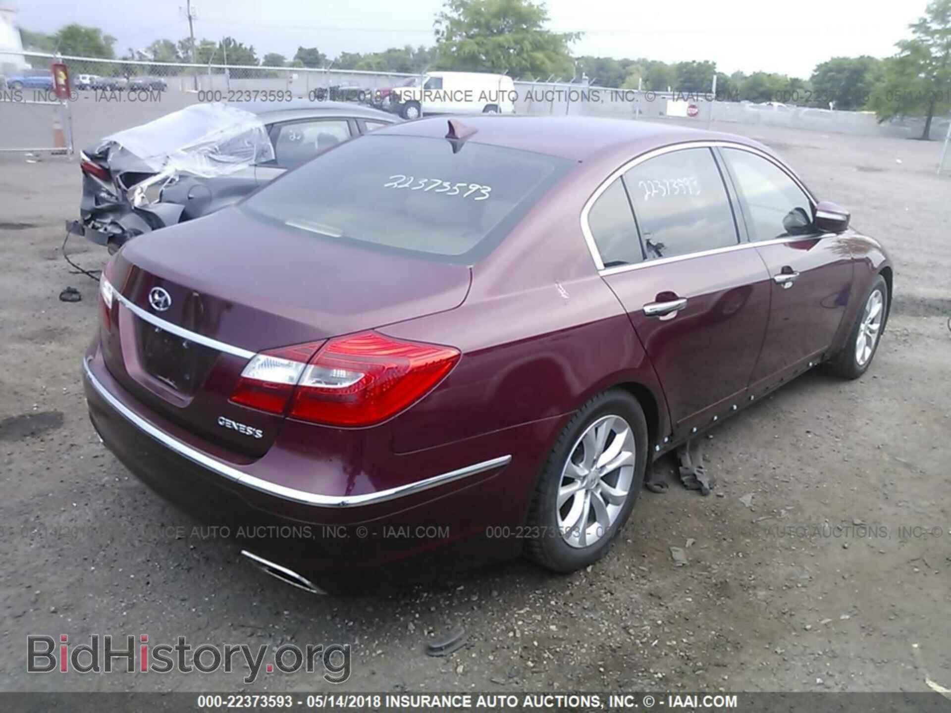 2012 Hyundai Genesis - VIN: KMHGC4DD4CU197841 - Фото 4