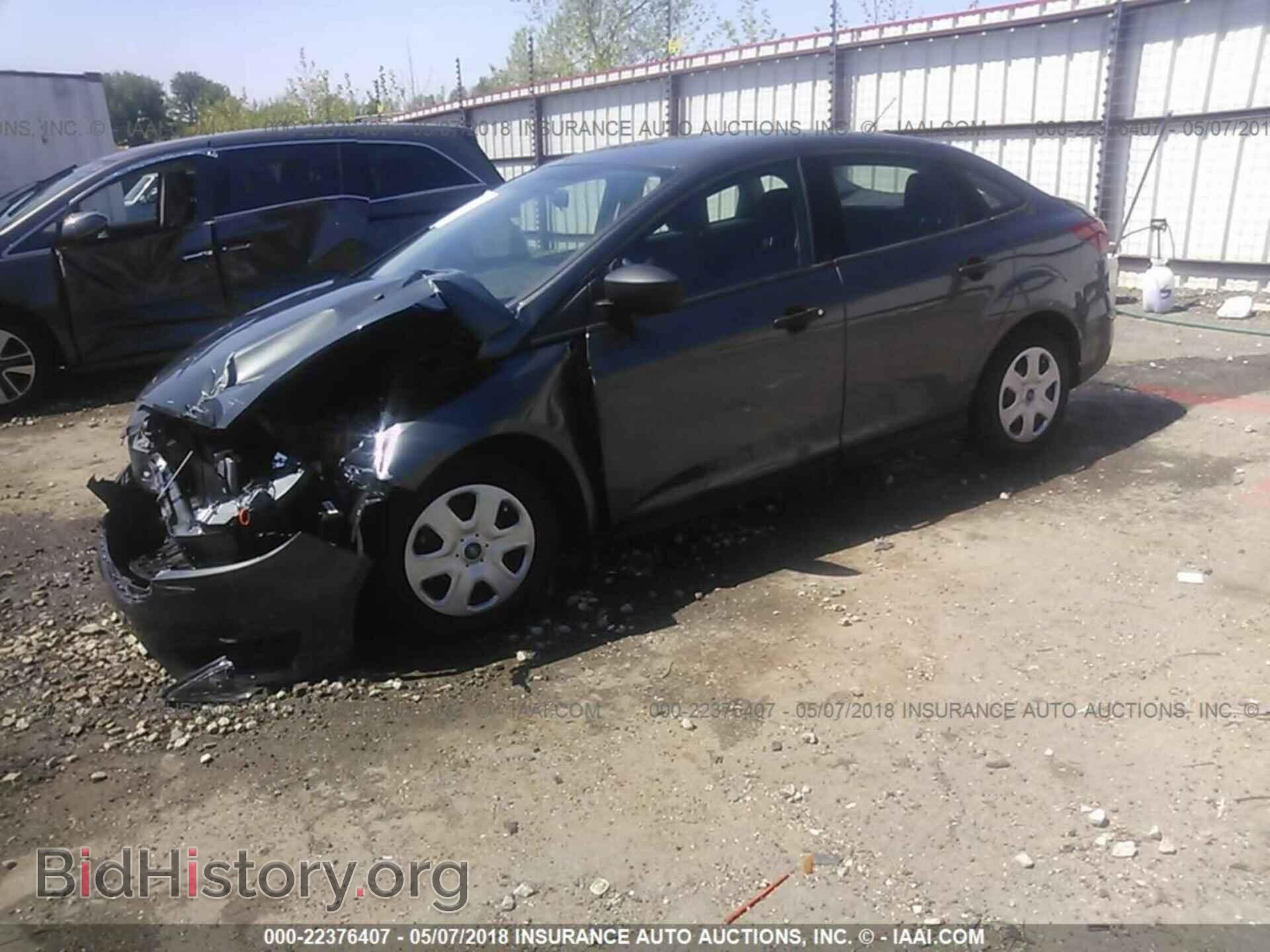 2017 Ford Focus - VIN: 1FADP3E2XHL269633 - Photo 2