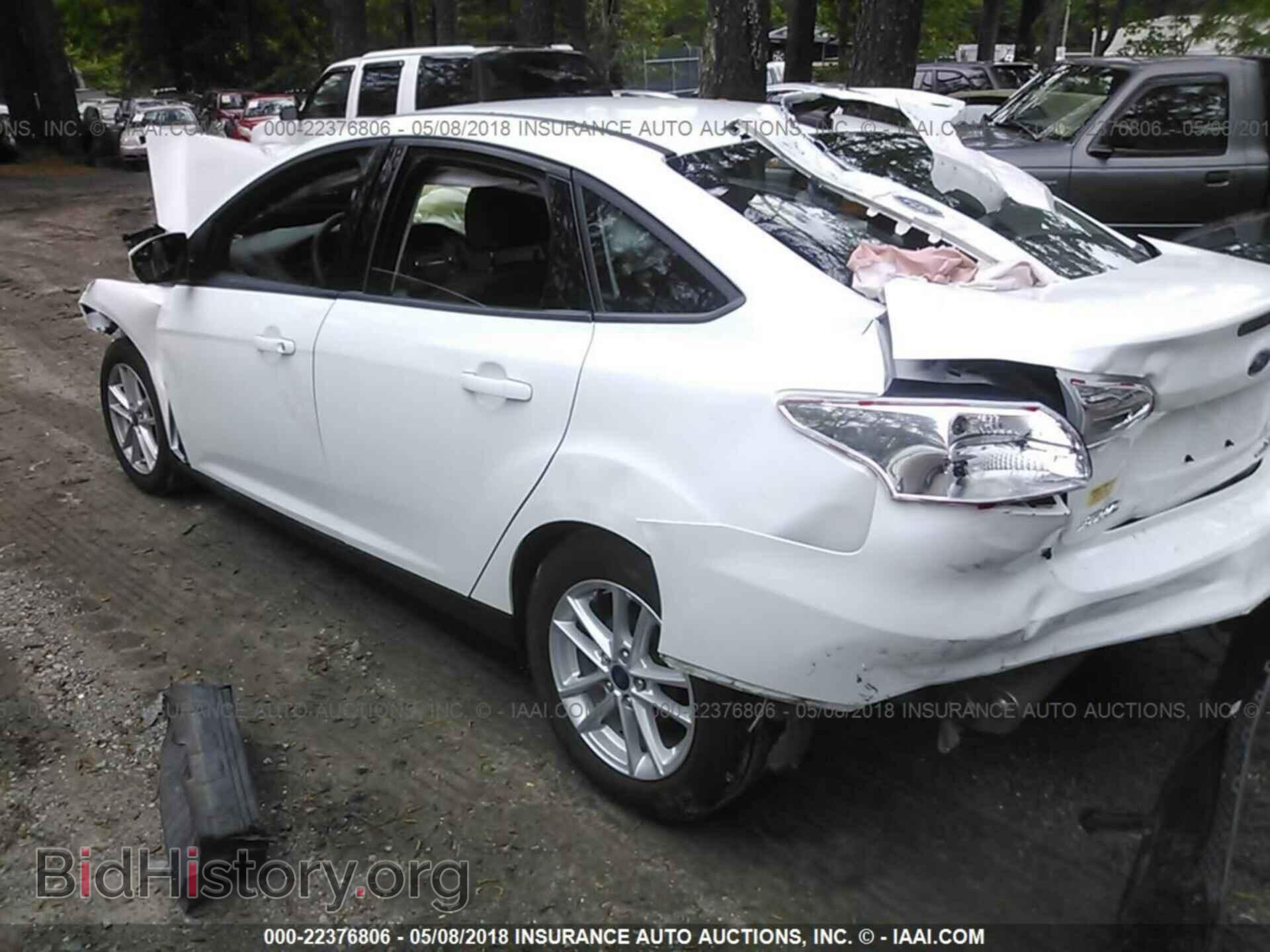 2016 Ford Focus - VIN: 1FADP3F24GL284108 - Photo 3