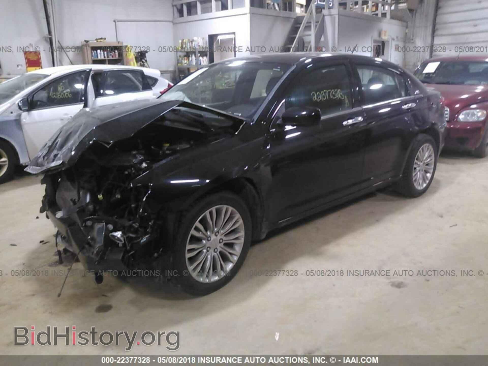 2012 Chrysler 200 - VIN: 1C3CCBAB5CN256842 - Photo 2