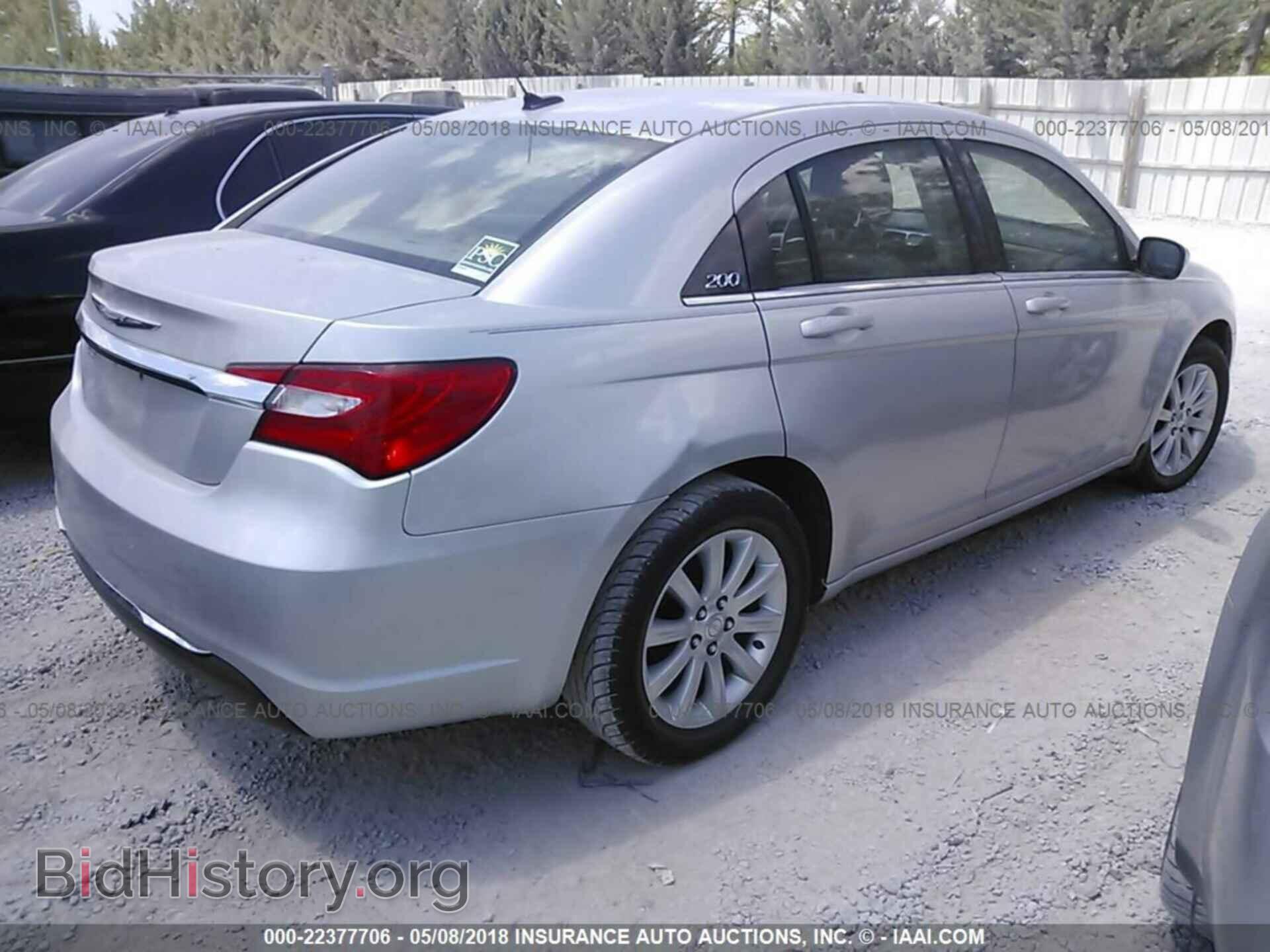 2012 Chrysler 200 - VIN: 1C3CCBBG0CN101576 - Photo 4