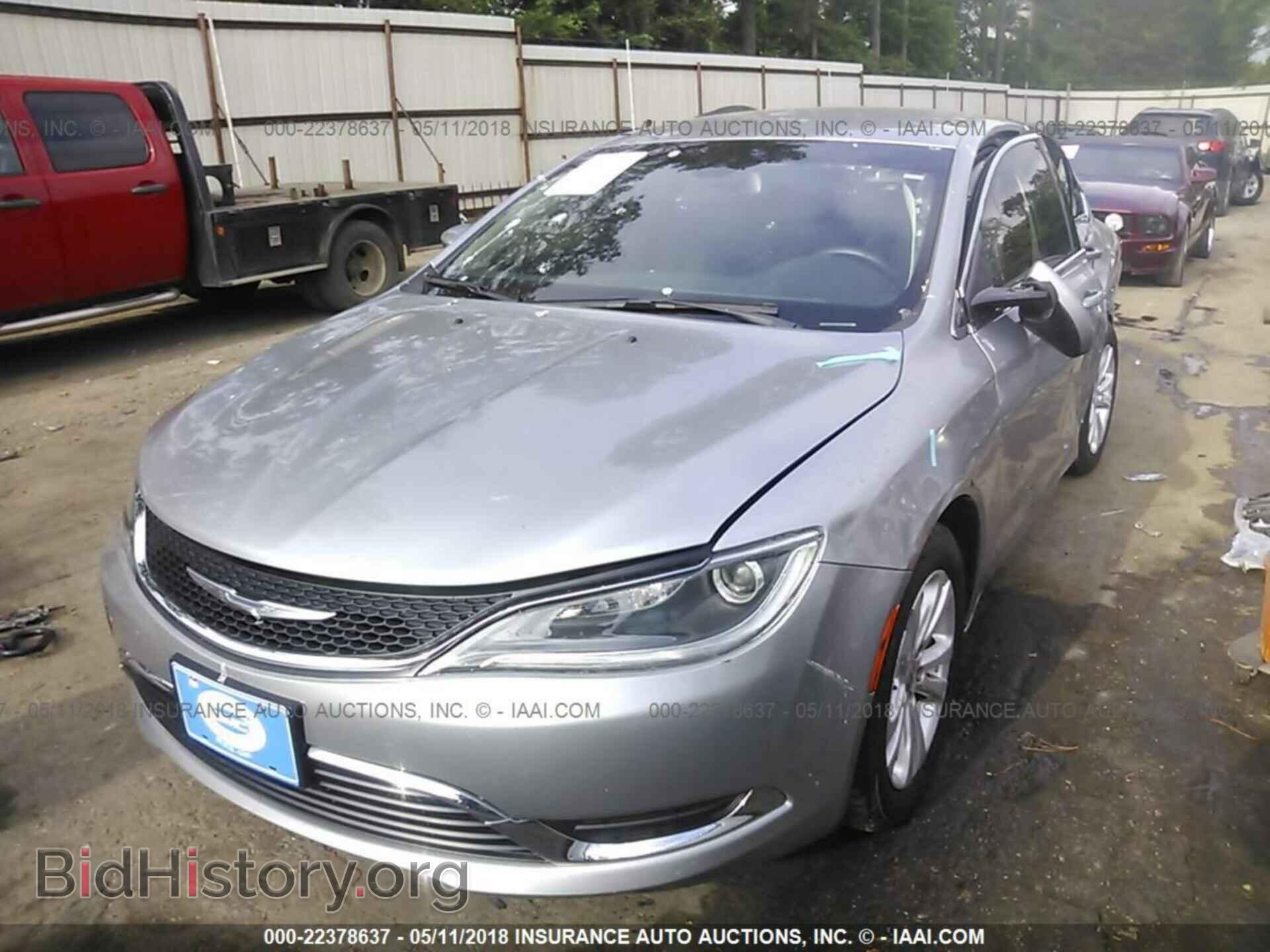 2015 Chrysler 200 - VIN: 1C3CCCAB2FN661034 - Photo 2