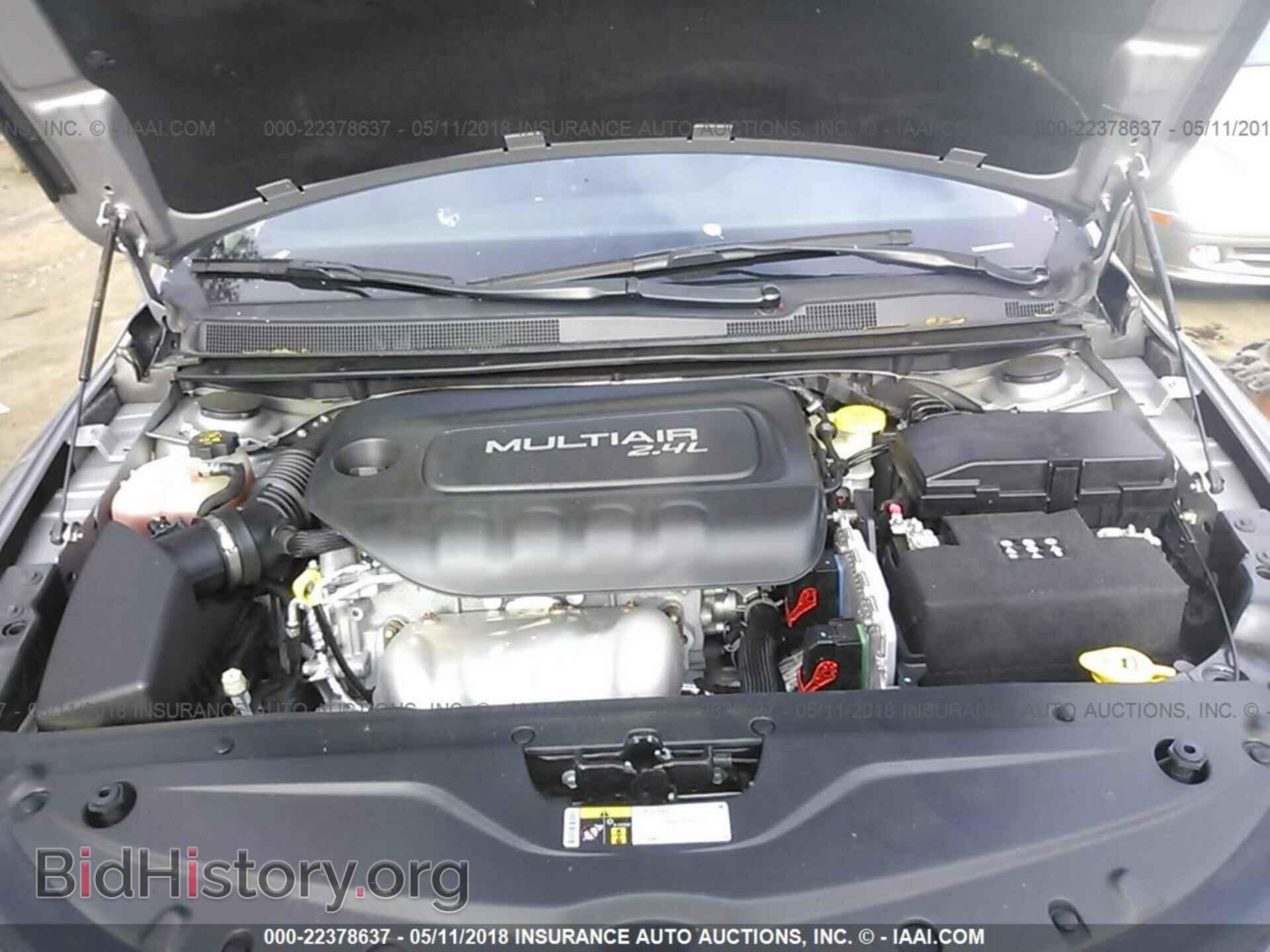 2015 Chrysler 200 - VIN: 1C3CCCAB2FN661034 - Photo 10