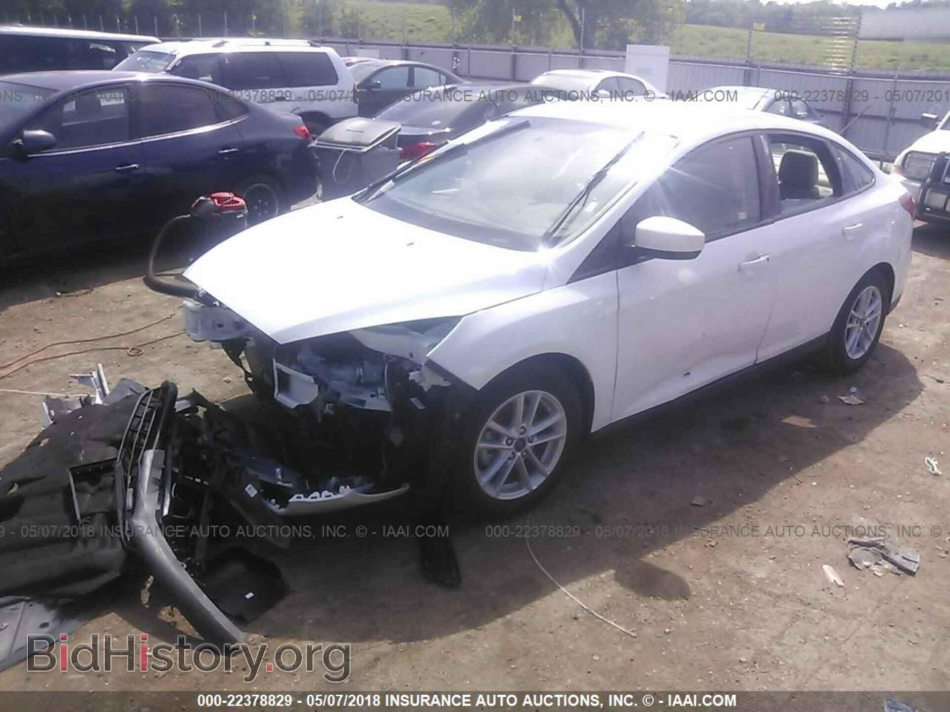 2018 Ford Focus - VIN: 1FADP3F29JL207225 - Фото 2