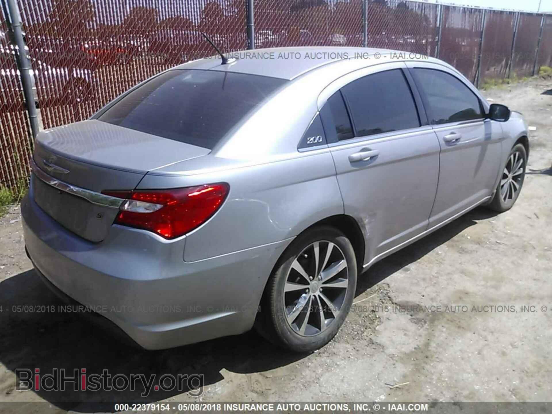 2013 Chrysler 200 - VIN: 1C3CCBBG9DN738418 - Photo 4