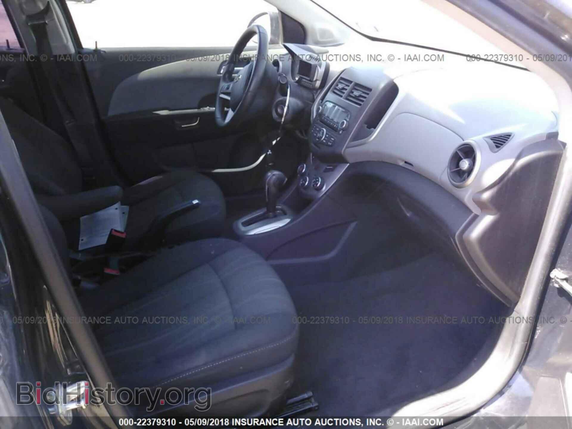 2014 Chevrolet Sonic - VIN: 1G1JC5SH4E4201727 - Photo 5