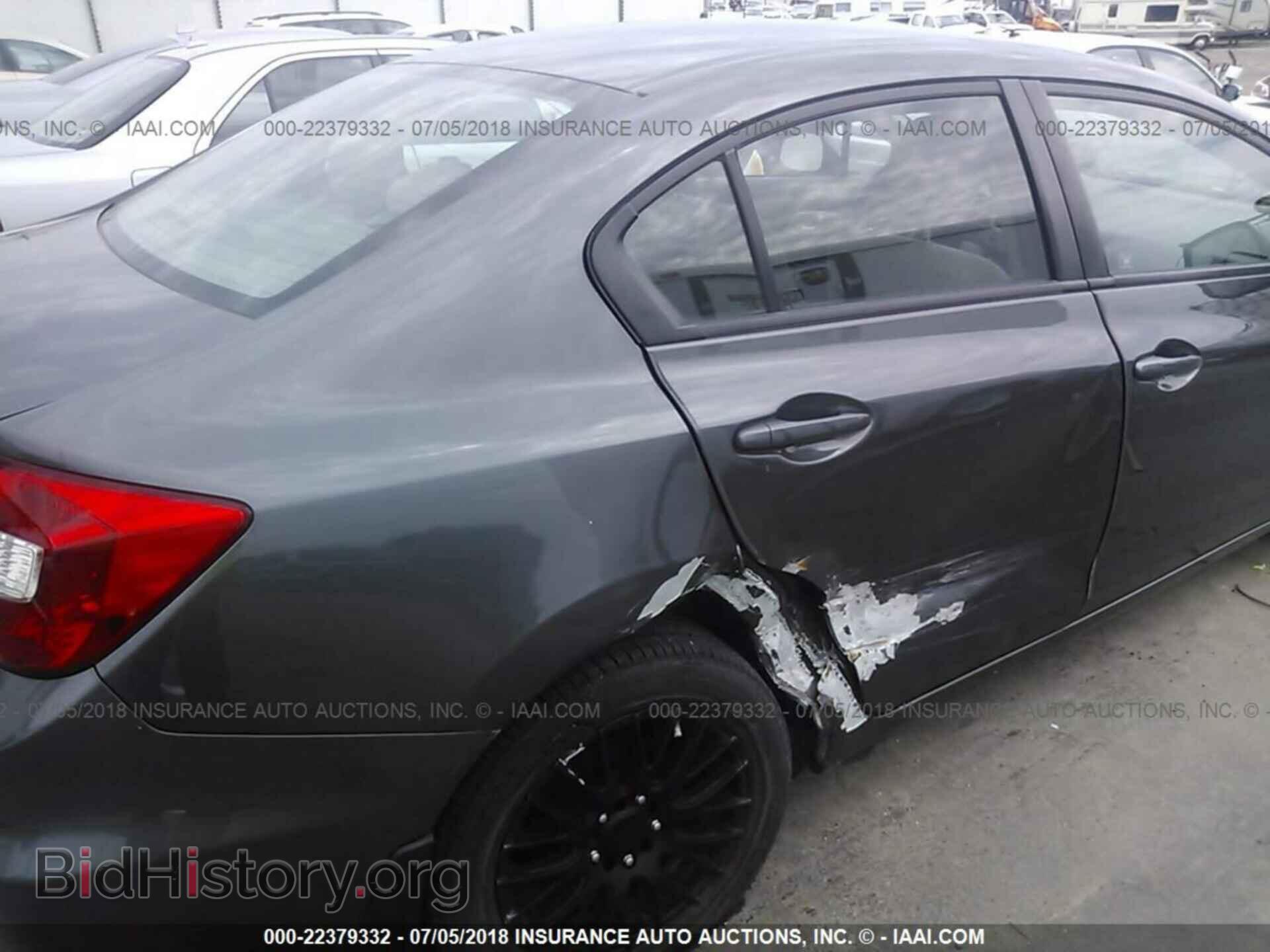 2012 Honda Civic - VIN: 2HGFB2F50CH573596 - Photo 6