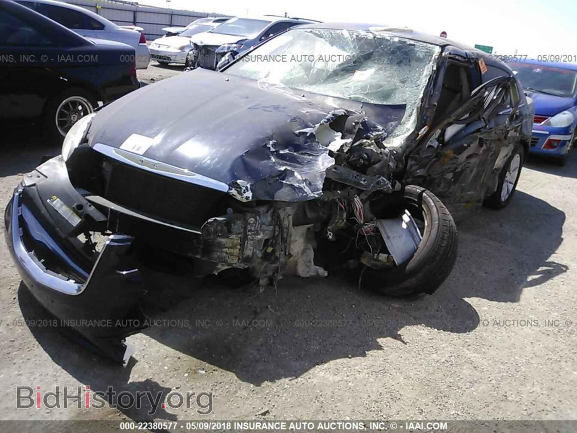 2013 Chrysler 200 - VIN: 1C3CCBBB7DN655669 - Photo 2
