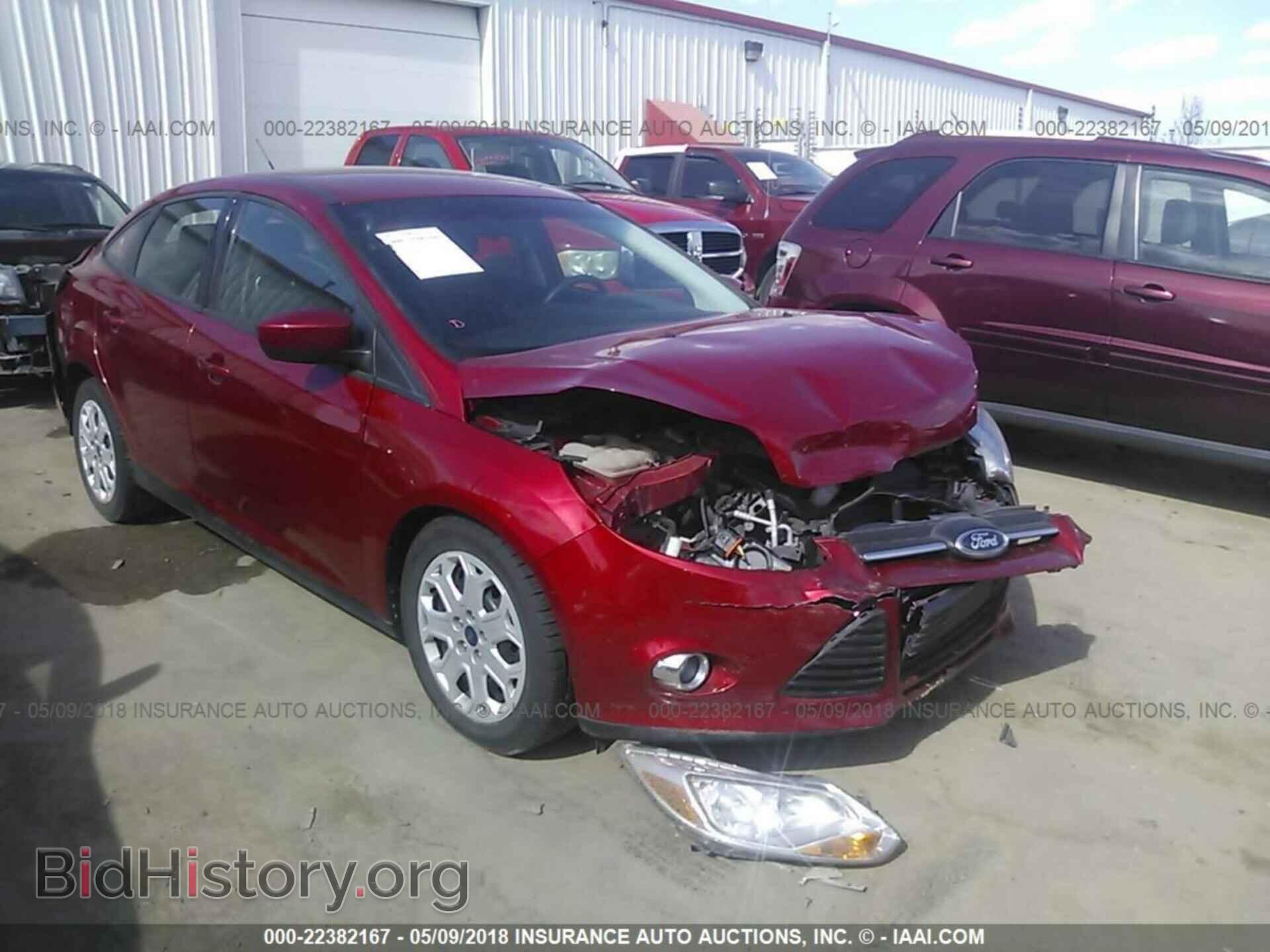 Photo 1FAHP3F28CL371117 - Ford Focus 2012