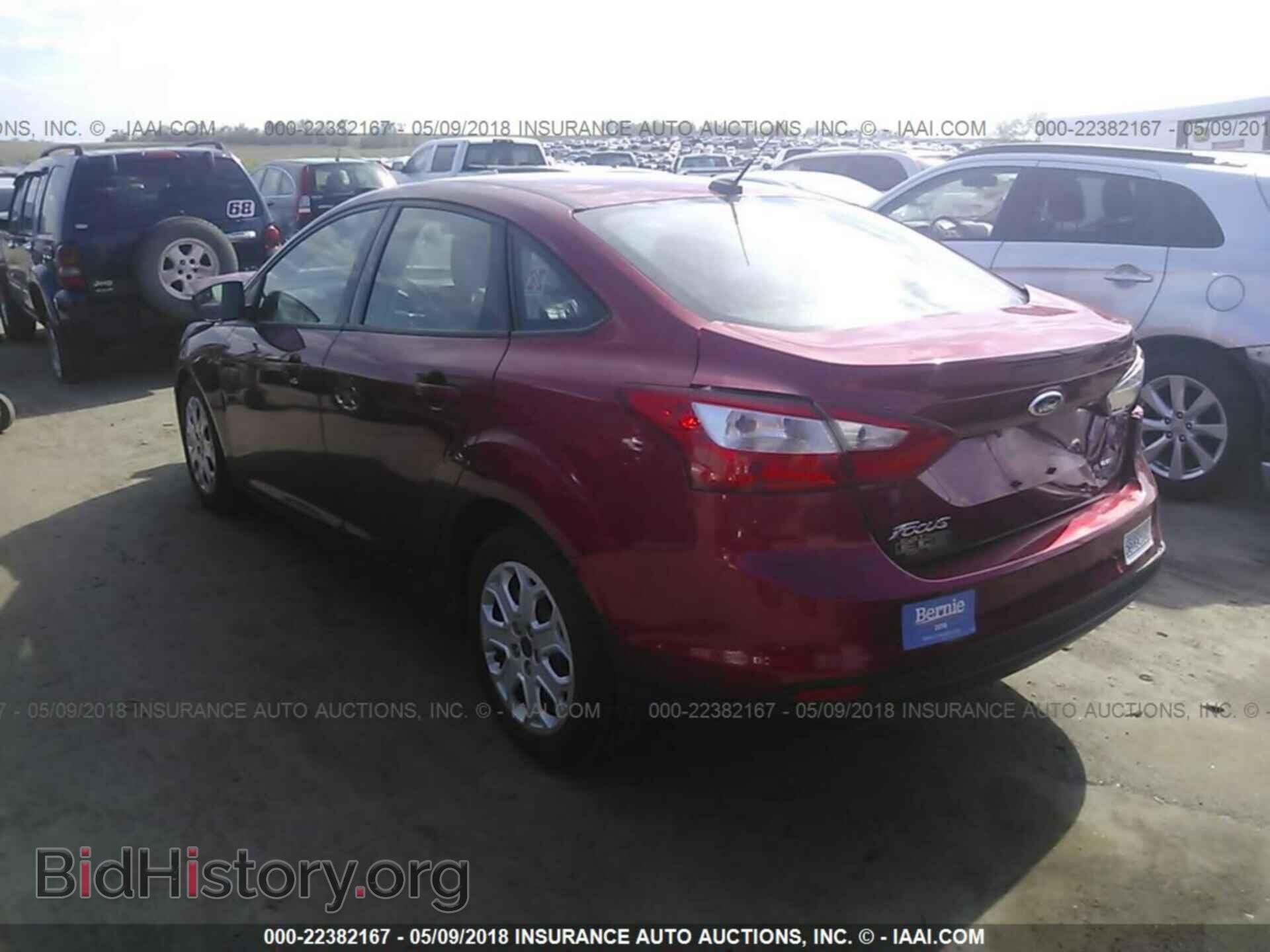 2012 Ford Focus - VIN: 1FAHP3F28CL371117 - Photo 3
