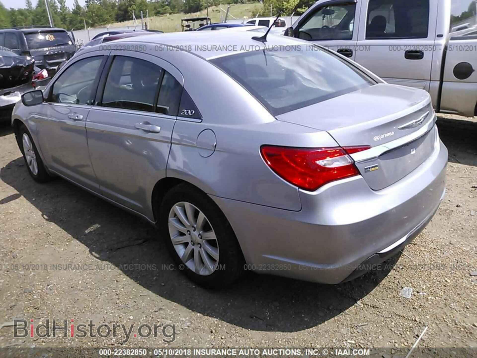 2013 Chrysler 200 - VIN: 1C3CCBBG8DN678003 - Фото 3