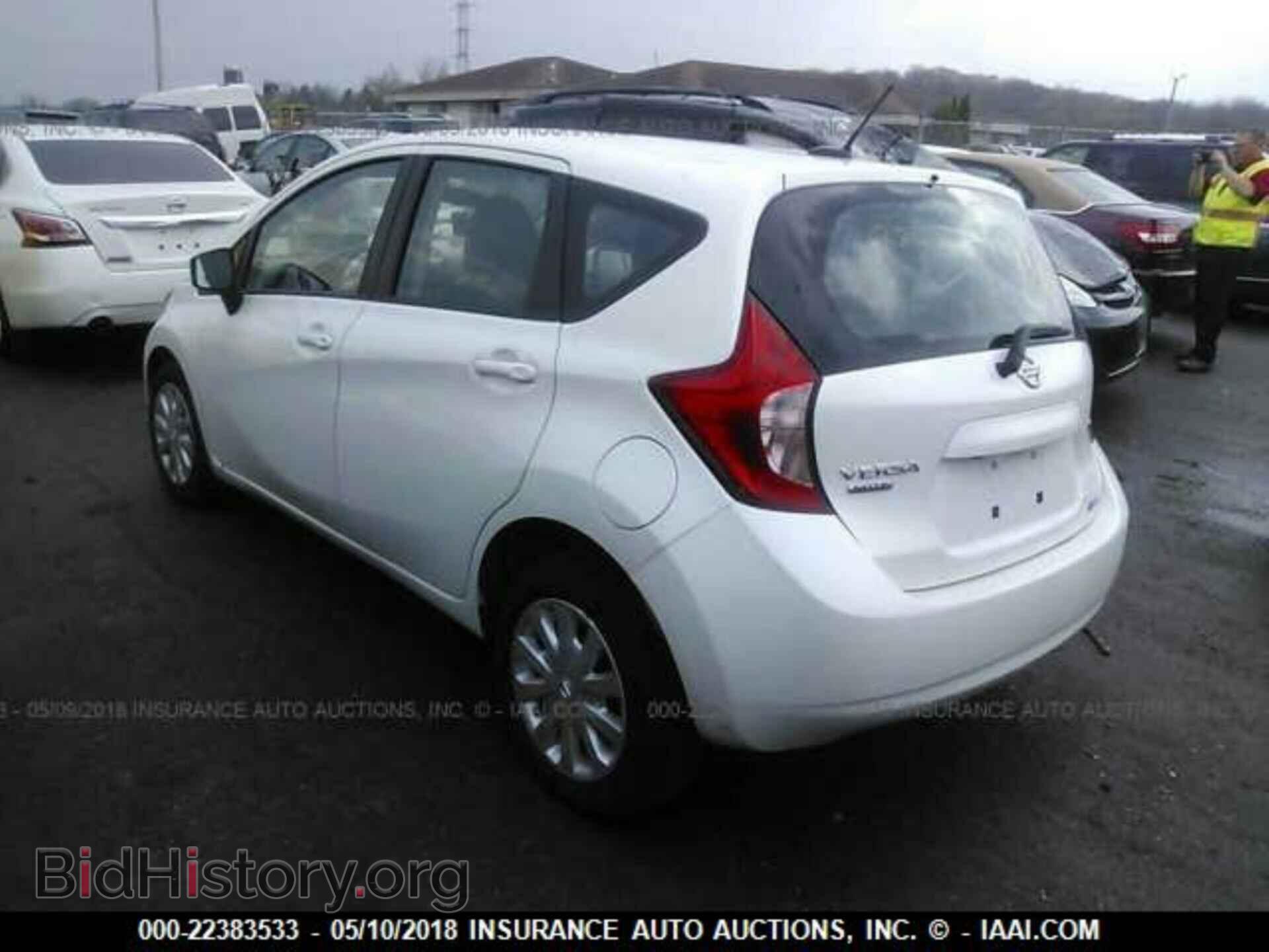 2016 Nissan Versa note - VIN: 3N1CE2CP5GL366197 - Photo 3