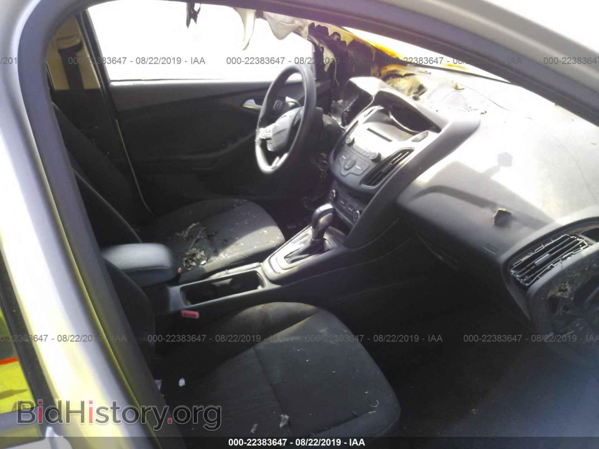 2015 Ford Focus - VIN: 1FADP3F2XFL318048 - Photo 5