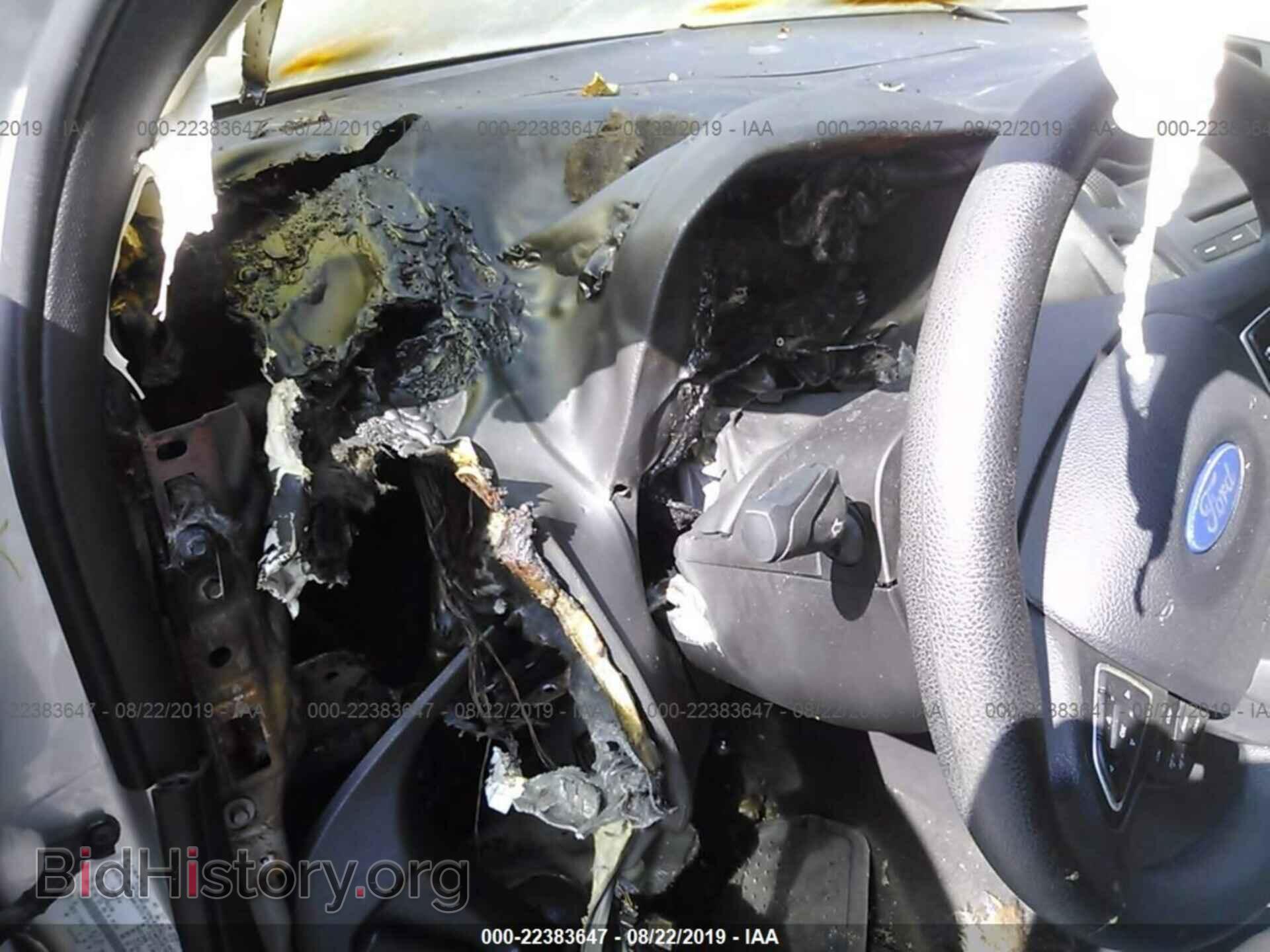 2015 Ford Focus - VIN: 1FADP3F2XFL318048 - Photo 7