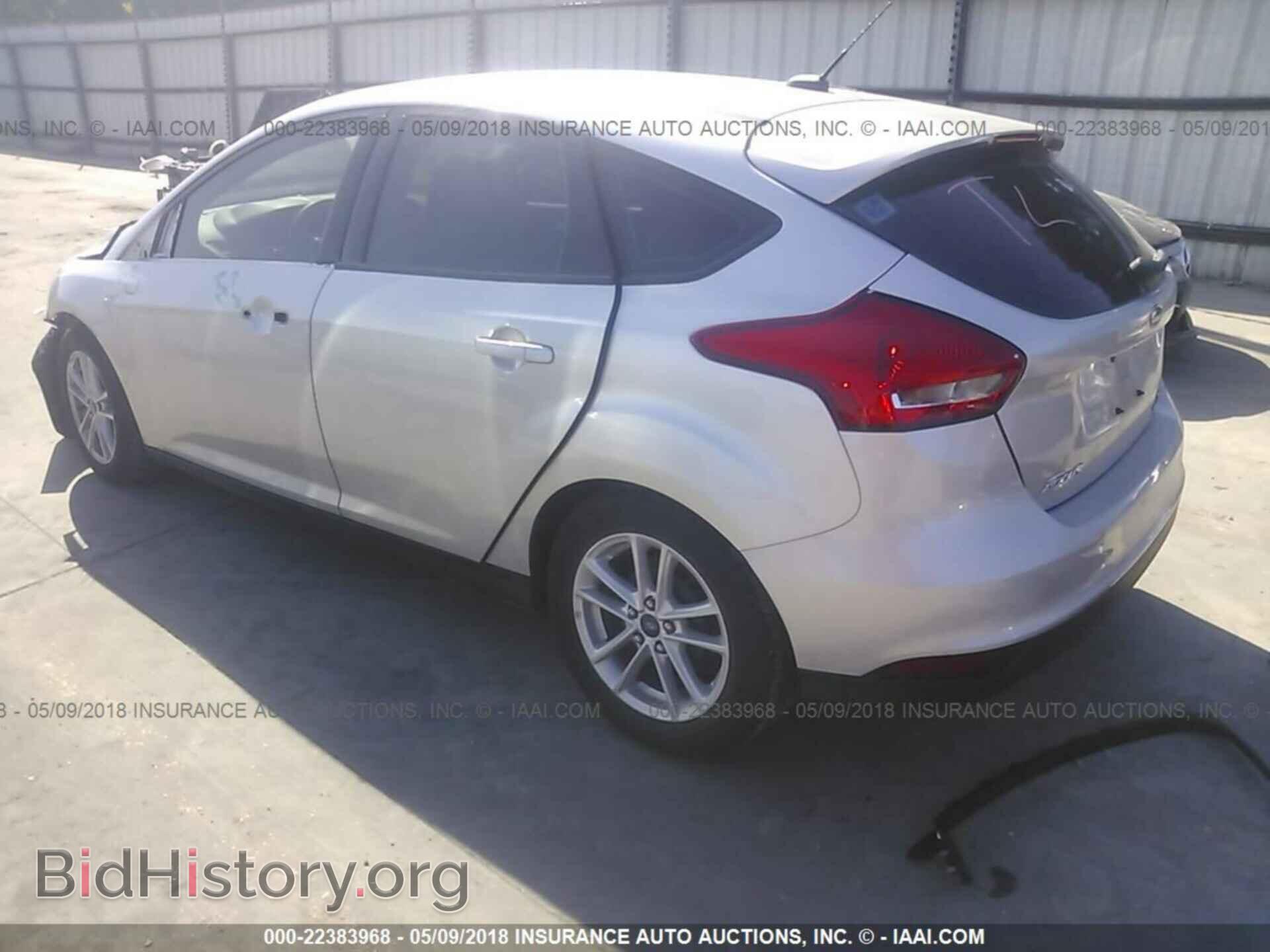 2016 Ford Focus - VIN: 1FADP3K25GL213912 - Photo 3