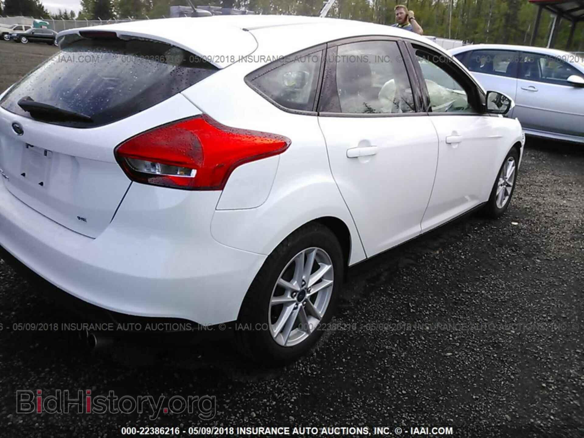 2015 Ford Focus - VIN: 1FADP3K22FL315229 - Photo 4