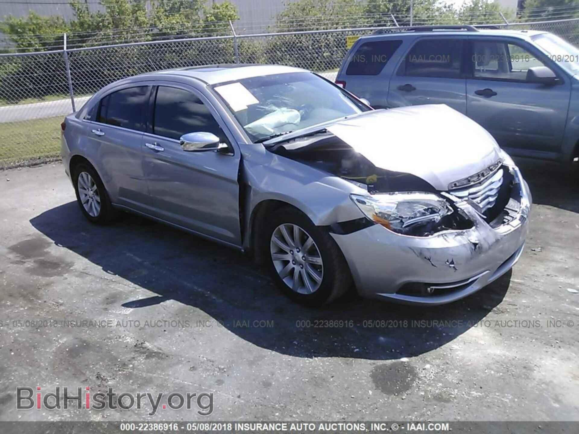 Photo 1C3CCBCG8DN575324 - Chrysler 200 2013