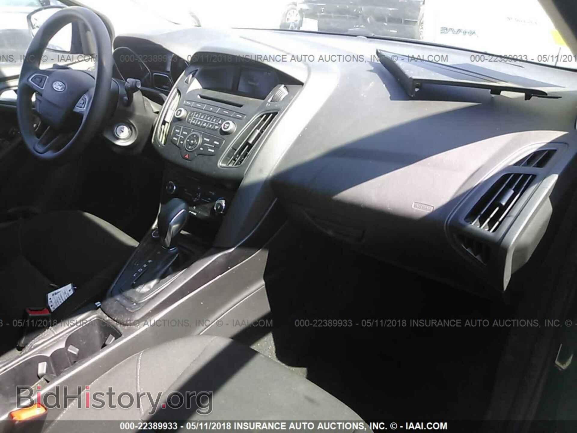 2017 Ford Focus - VIN: 1FADP3K23HL305960 - Photo 5