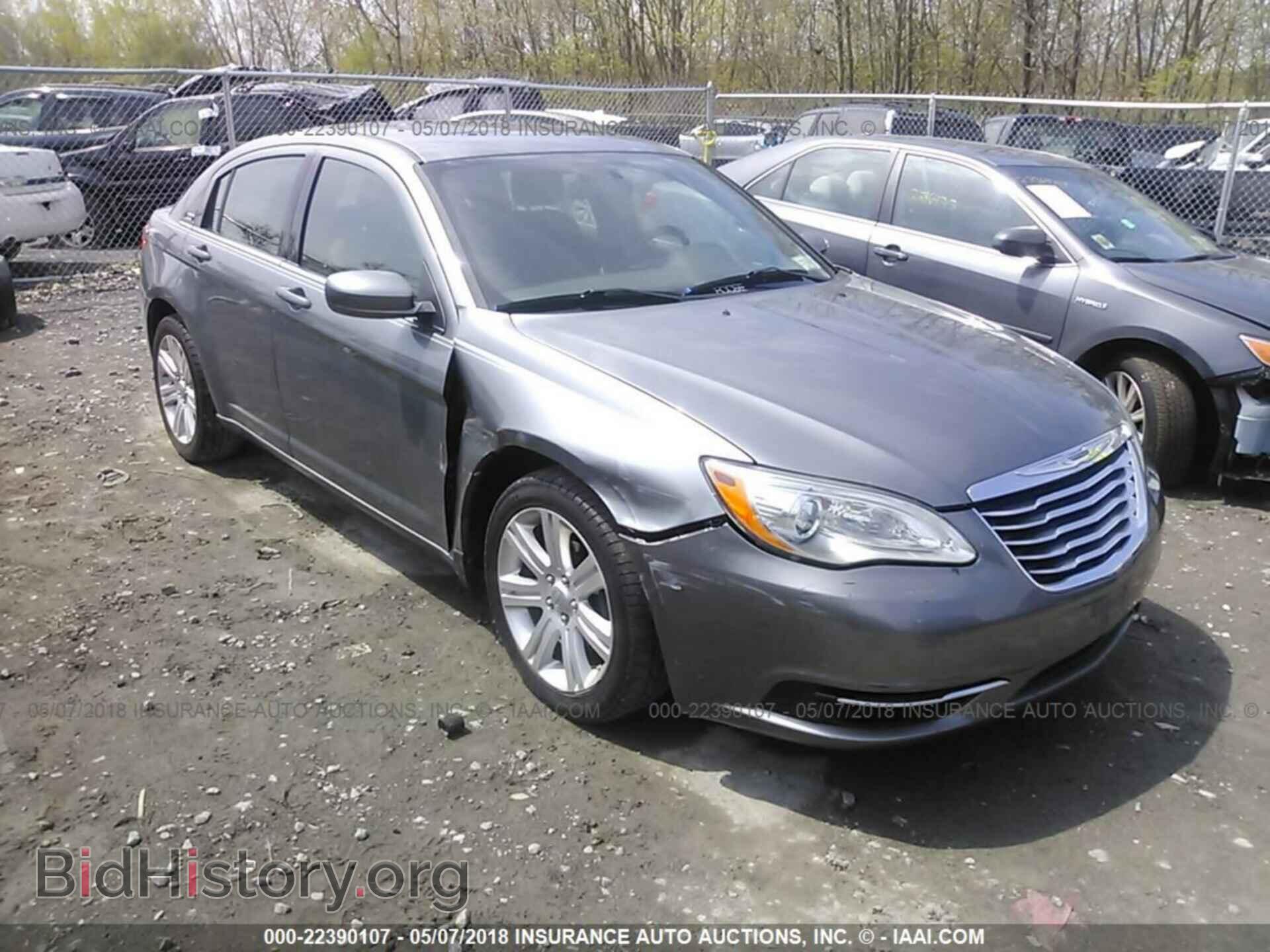 Photo 1C3BC1FB8BN613606 - Chrysler 200 2011