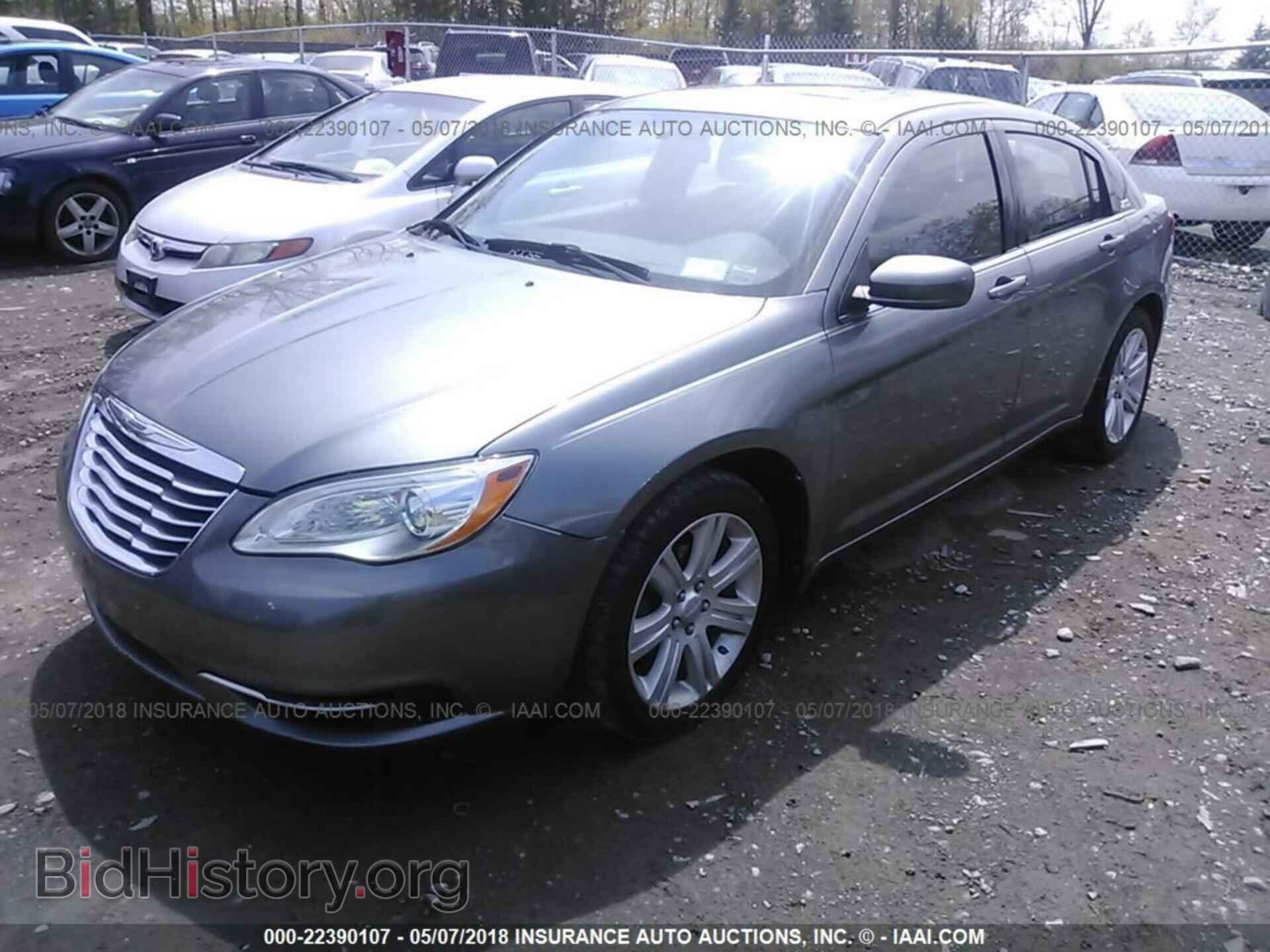 2011 Chrysler 200 - VIN: 1C3BC1FB8BN613606 - Photo 2