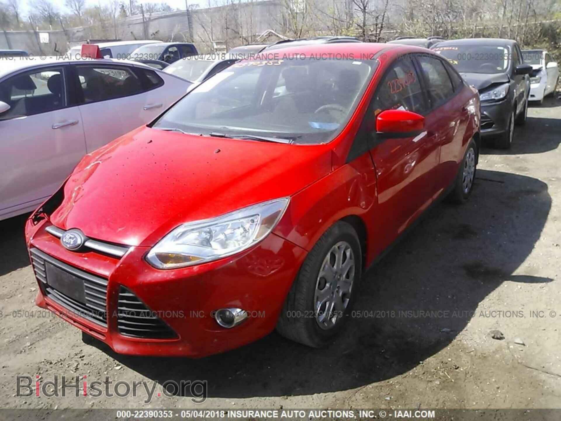 2012 Ford Focus - VIN: 1FAHP3F22CL188537 - Photo 2