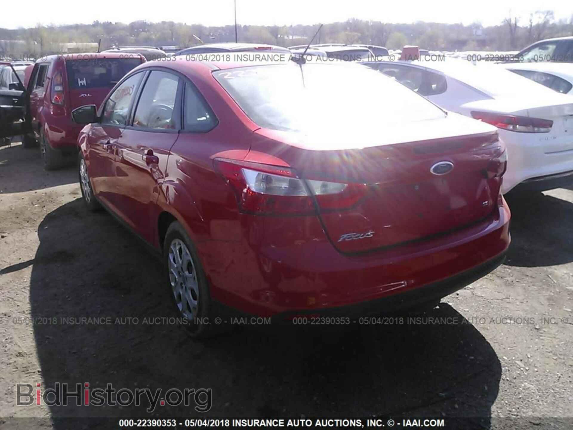 2012 Ford Focus - VIN: 1FAHP3F22CL188537 - Photo 3
