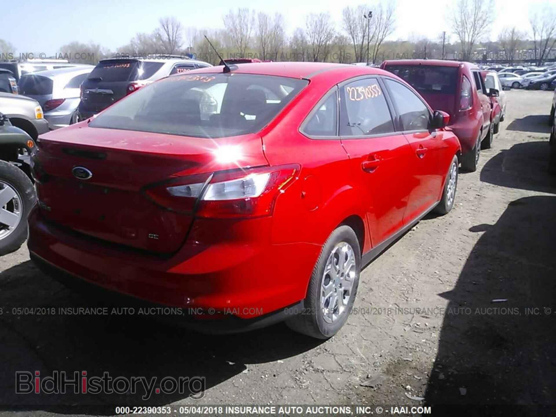 2012 Ford Focus - VIN: 1FAHP3F22CL188537 - Photo 4