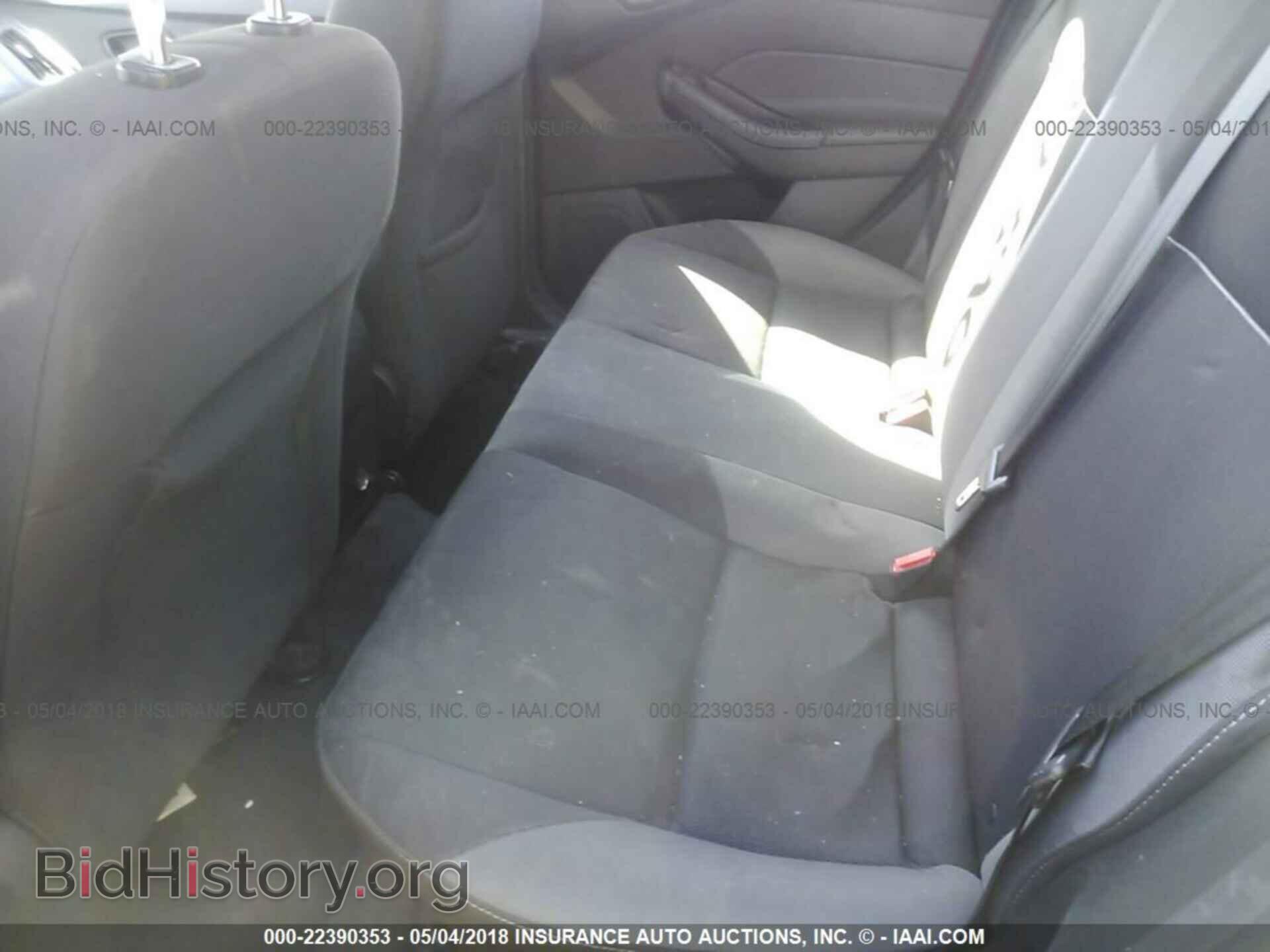 2012 Ford Focus - VIN: 1FAHP3F22CL188537 - Photo 8