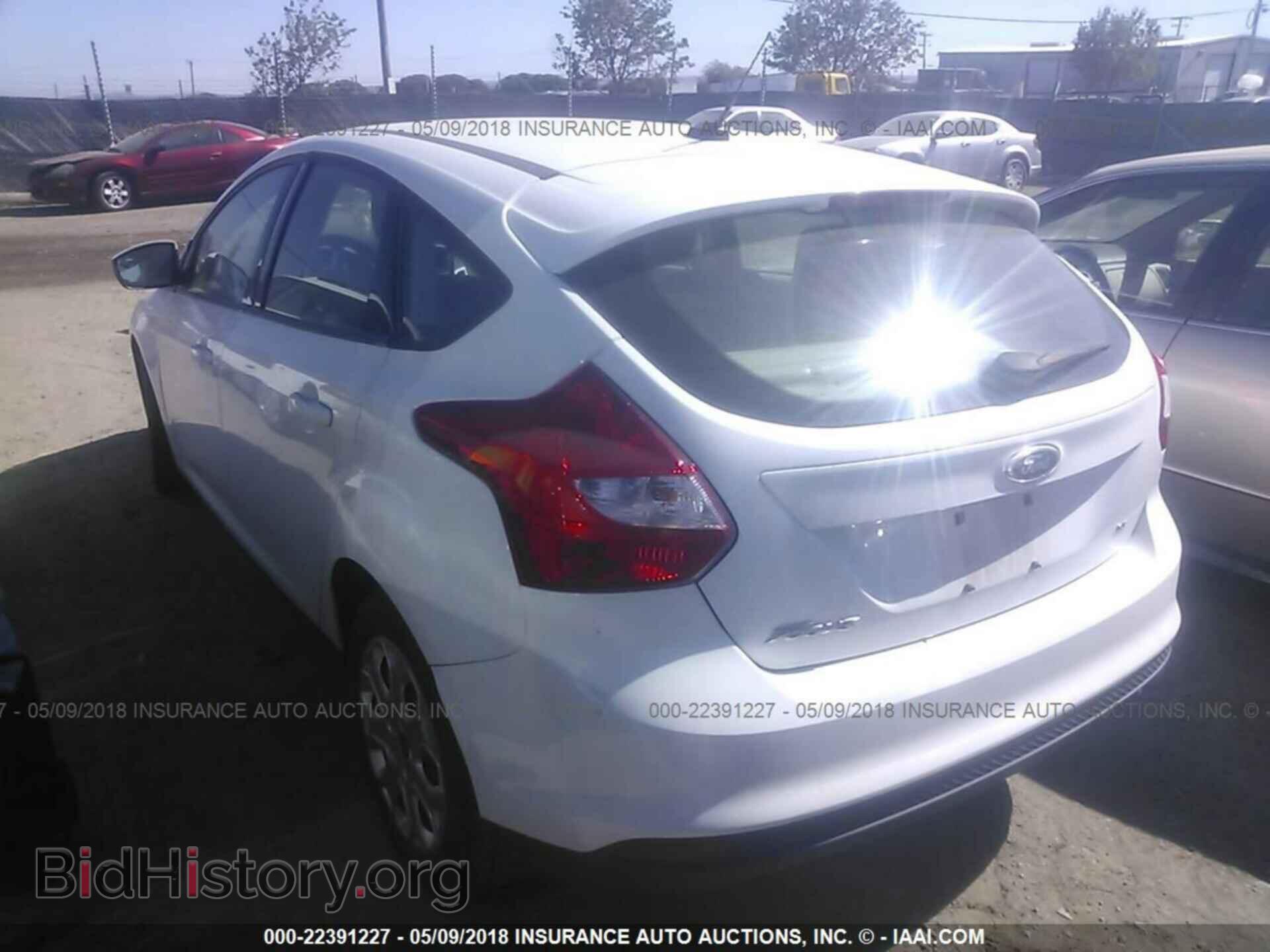 2012 Ford Focus - VIN: 1FAHP3K28CL131085 - Photo 3