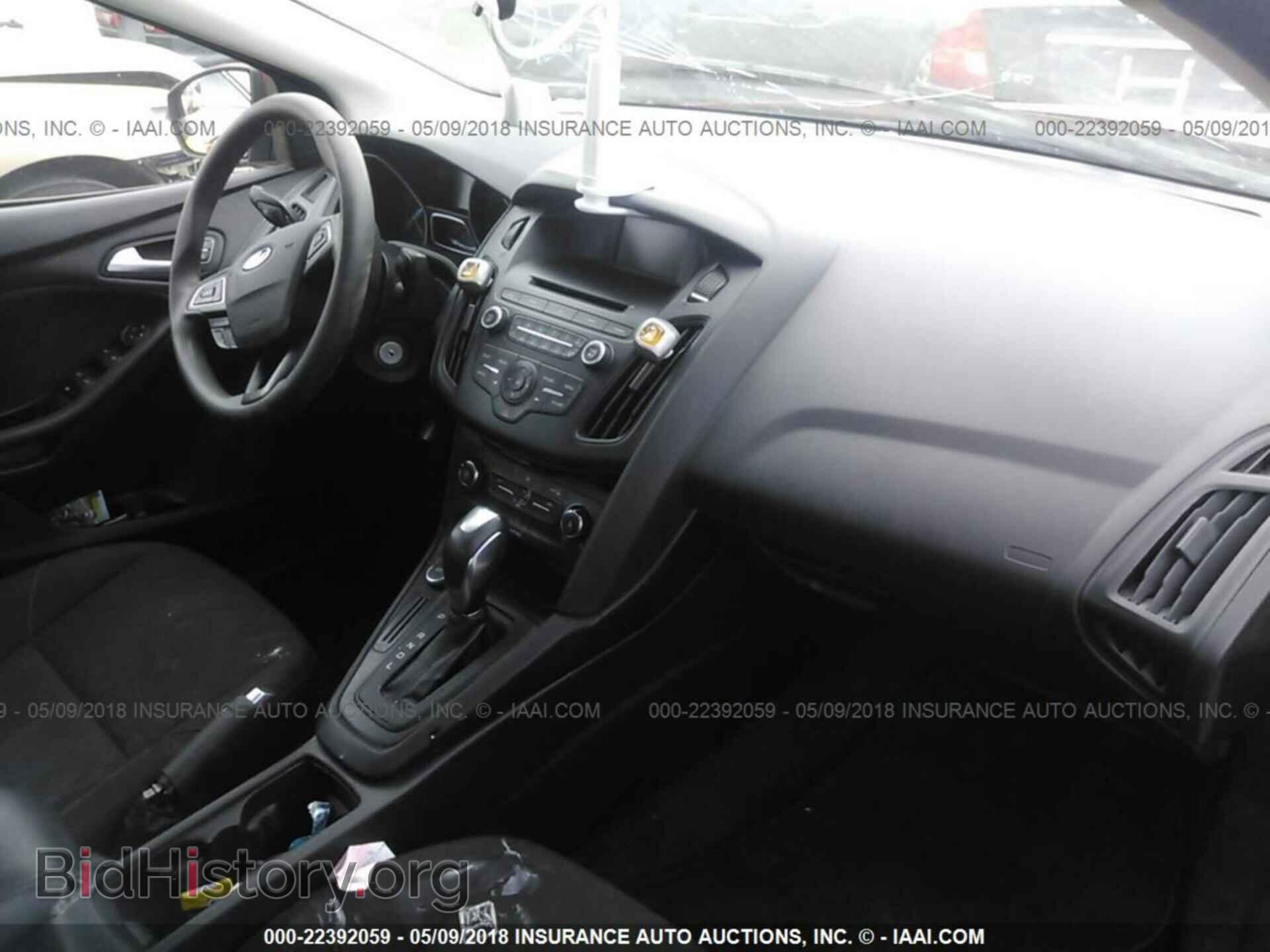 2016 Ford Focus - VIN: 1FADP3F21GL263944 - Photo 5