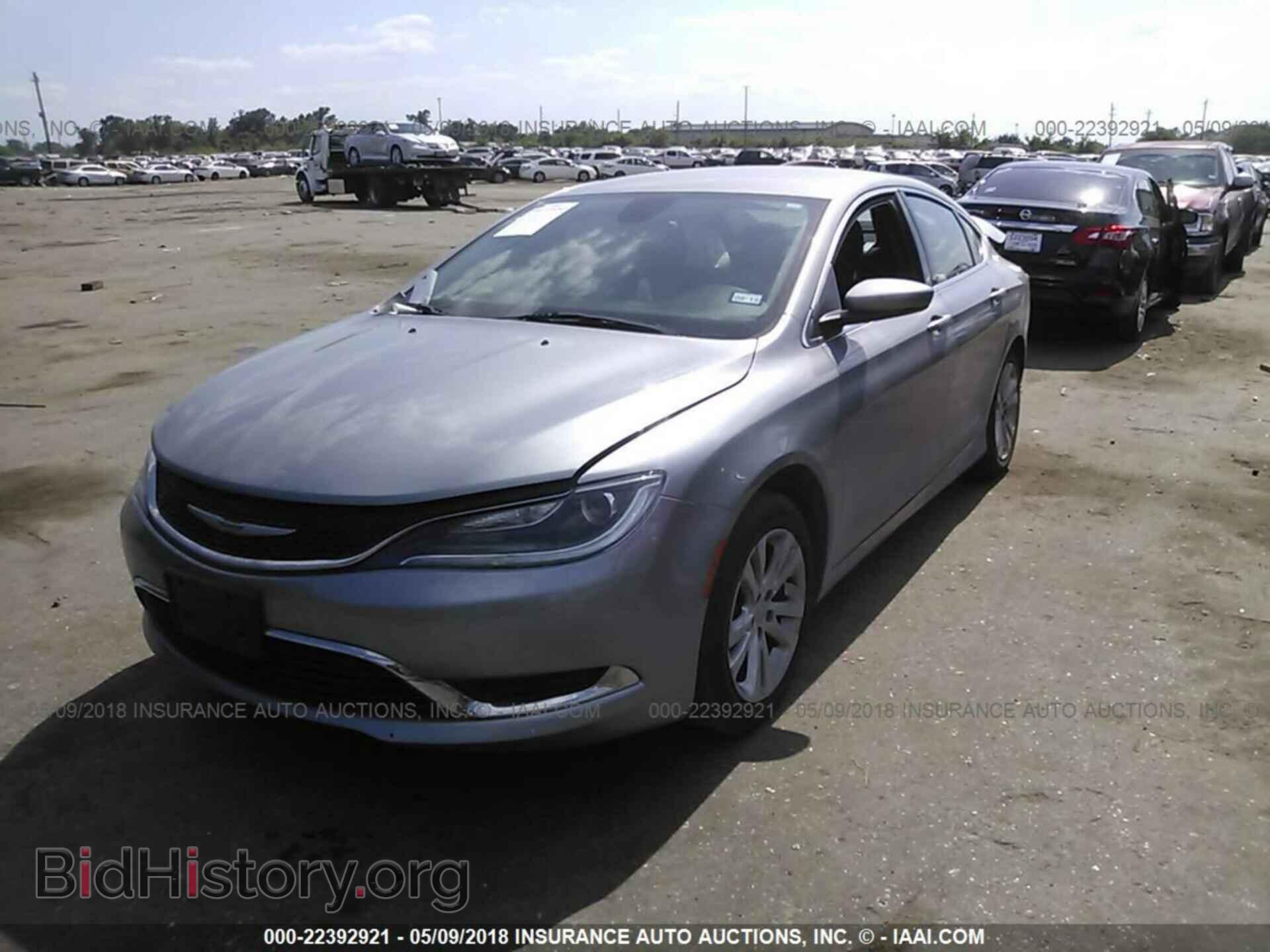2016 Chrysler 200 - VIN: 1C3CCCAB3GN102724 - Photo 2