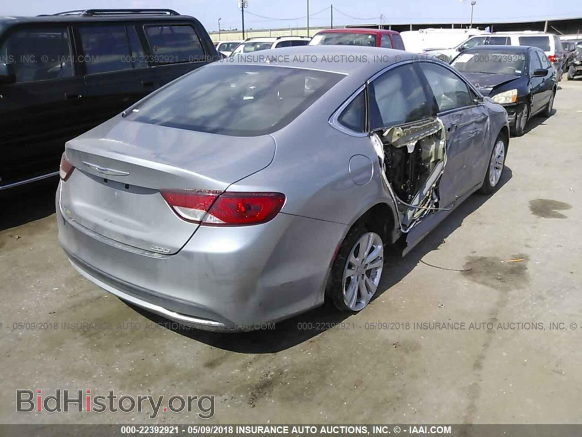 2016 Chrysler 200 - VIN: 1C3CCCAB3GN102724 - Photo 4