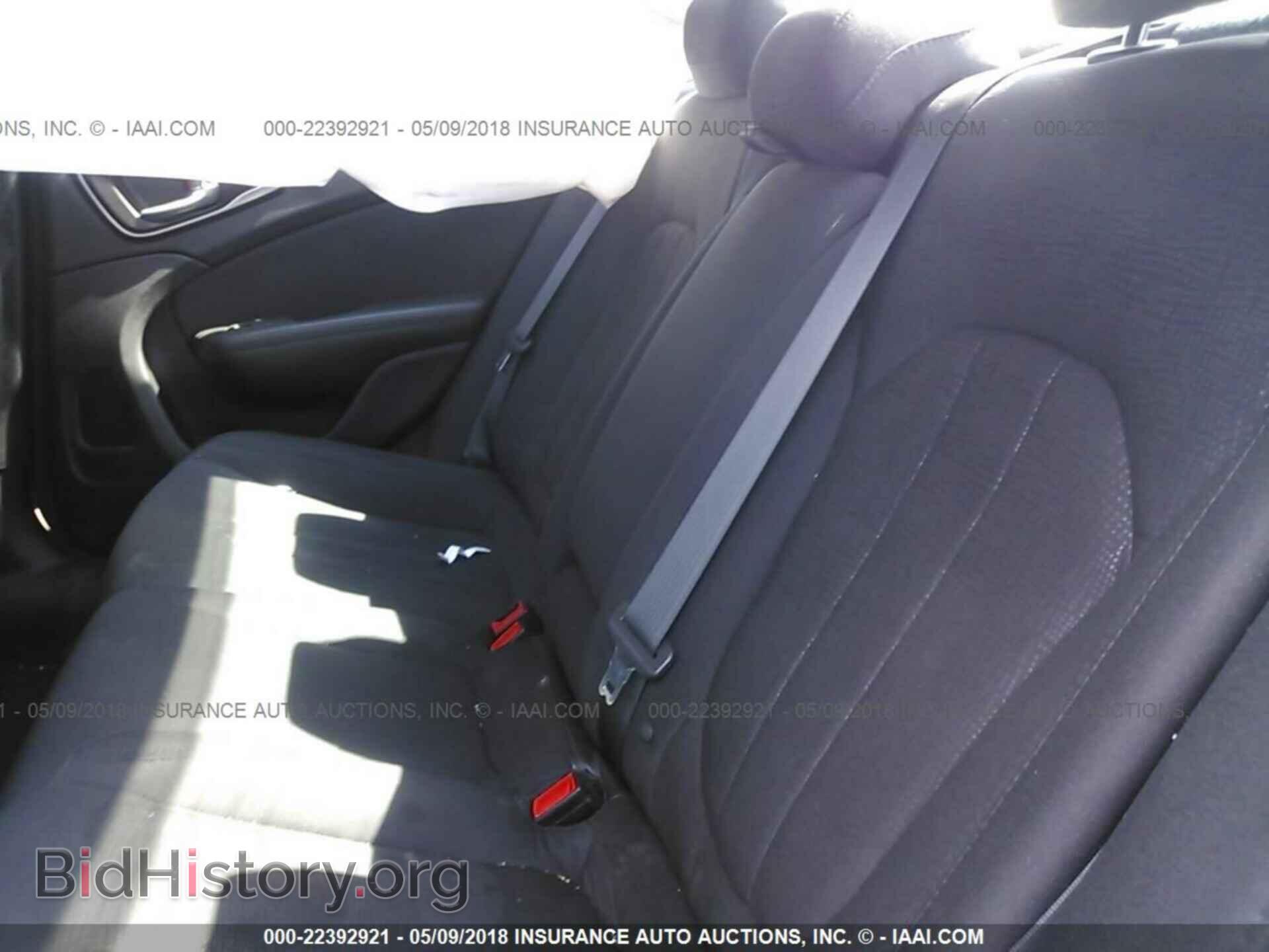 2016 Chrysler 200 - VIN: 1C3CCCAB3GN102724 - Photo 8