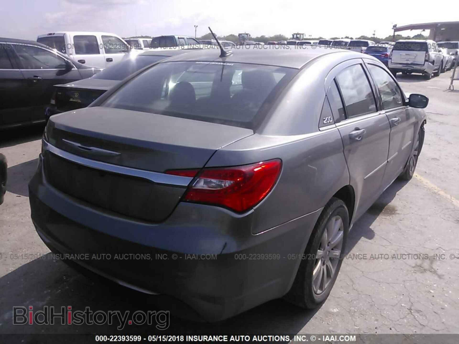 2013 Chrysler 200 - VIN: 1C3CCBBB1DN636244 - Photo 4