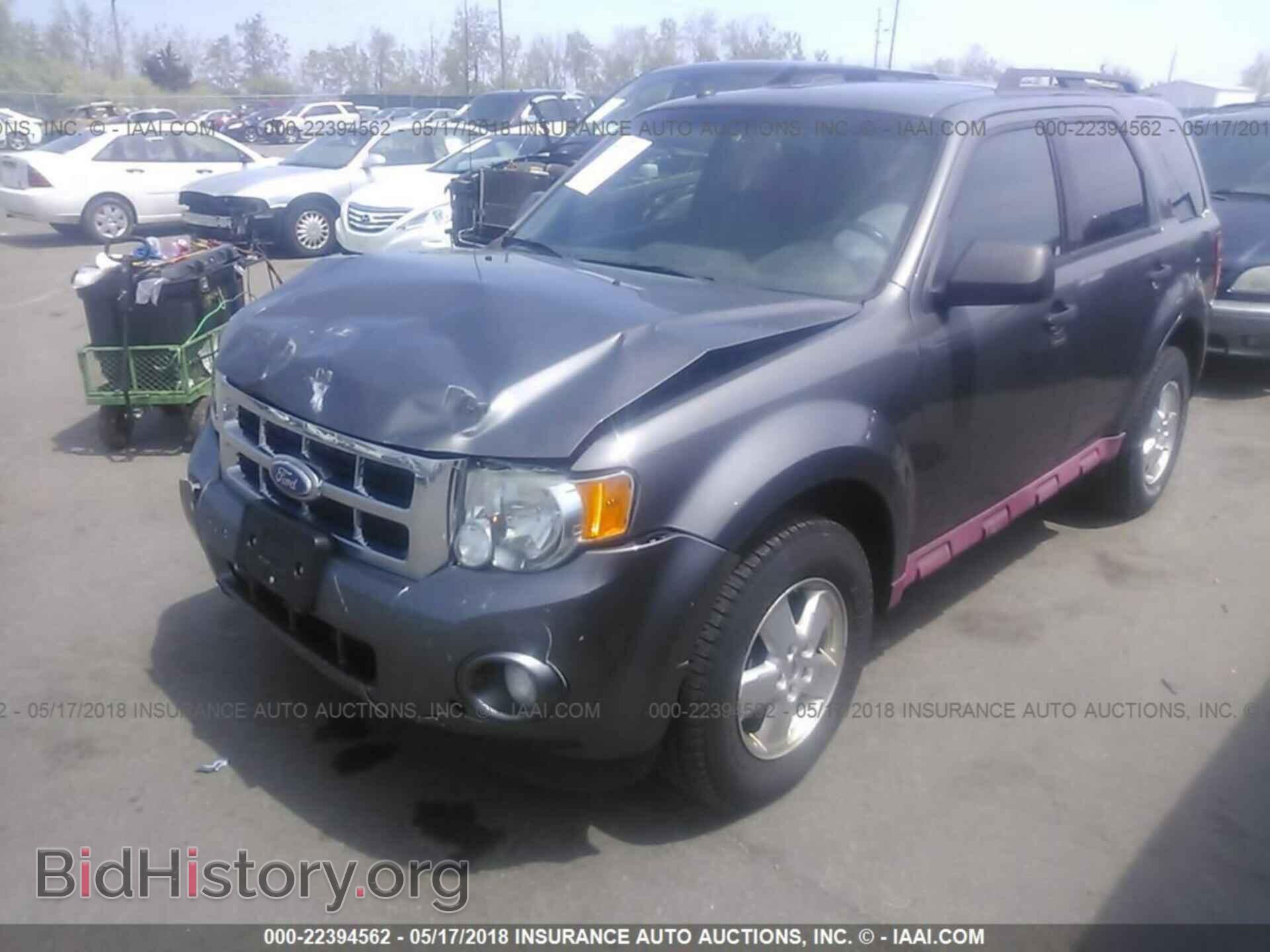 2011 Ford Escape - VIN: 1FMCU9DG1BKB99737 - Photo 2