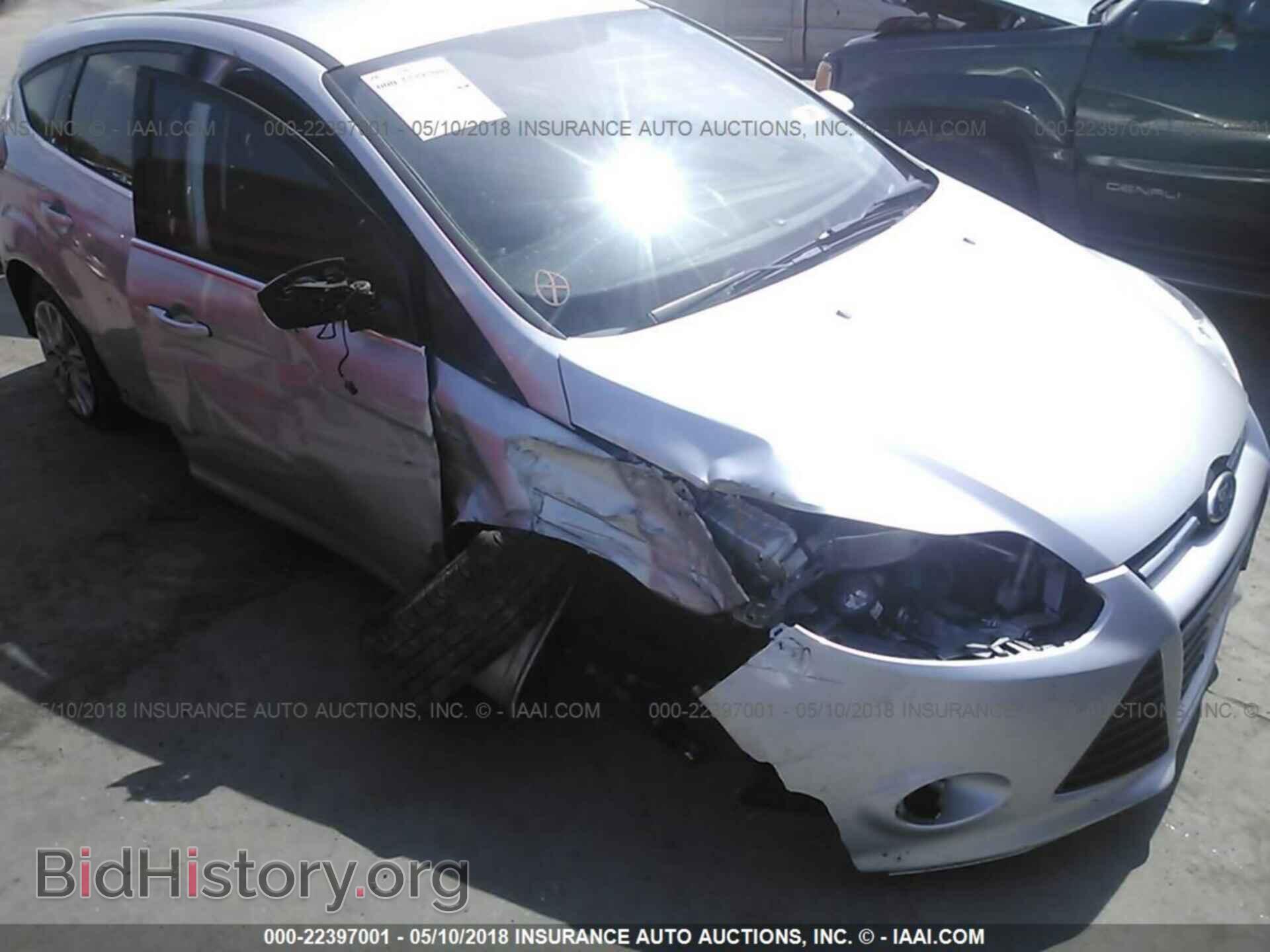 2012 Ford Focus - VIN: 1FAHP3M28CL371752 - Photo 6