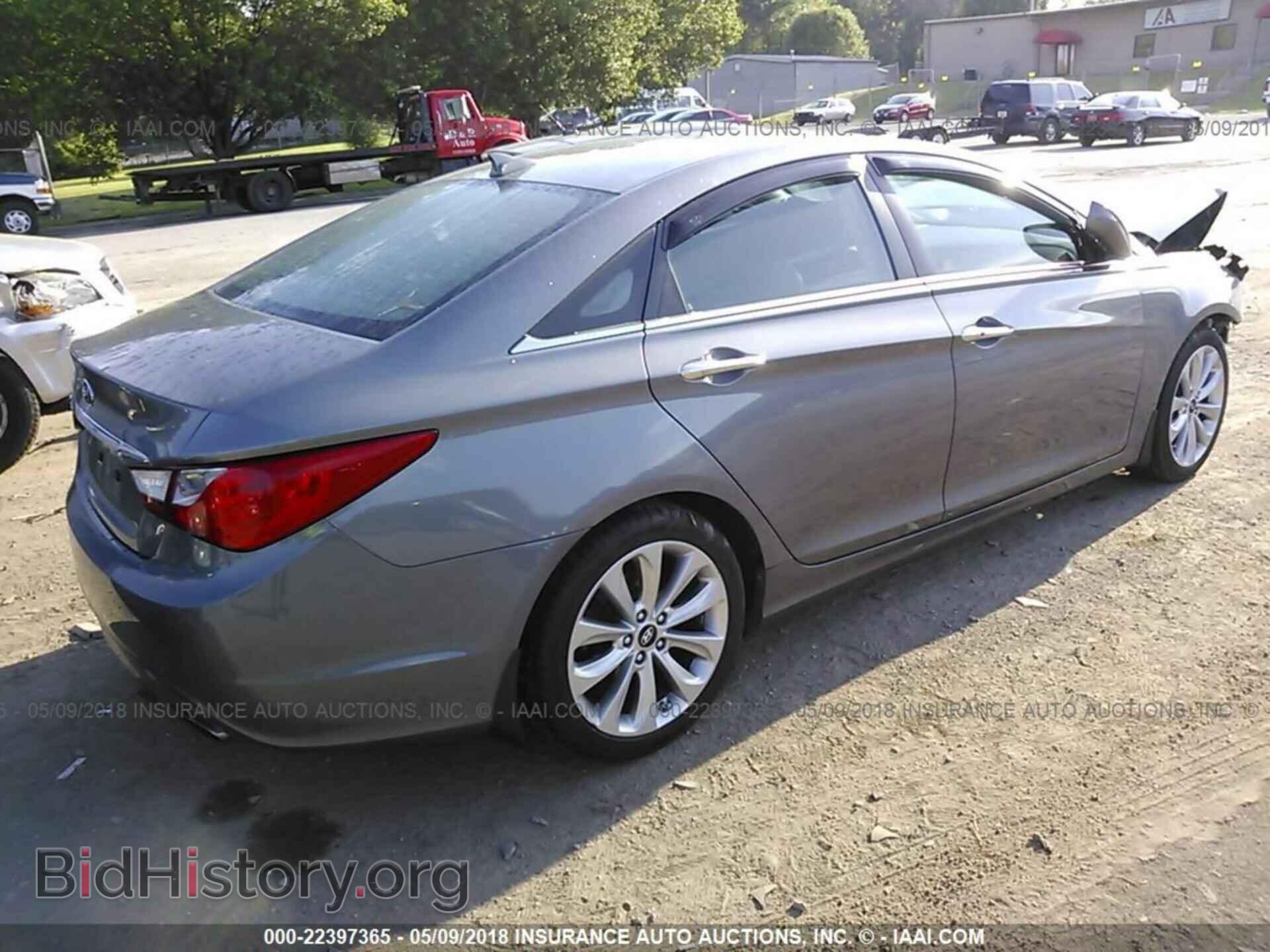 2012 Hyundai Sonata - VIN: 5NPEC4AC3CH343910 - Photo 4
