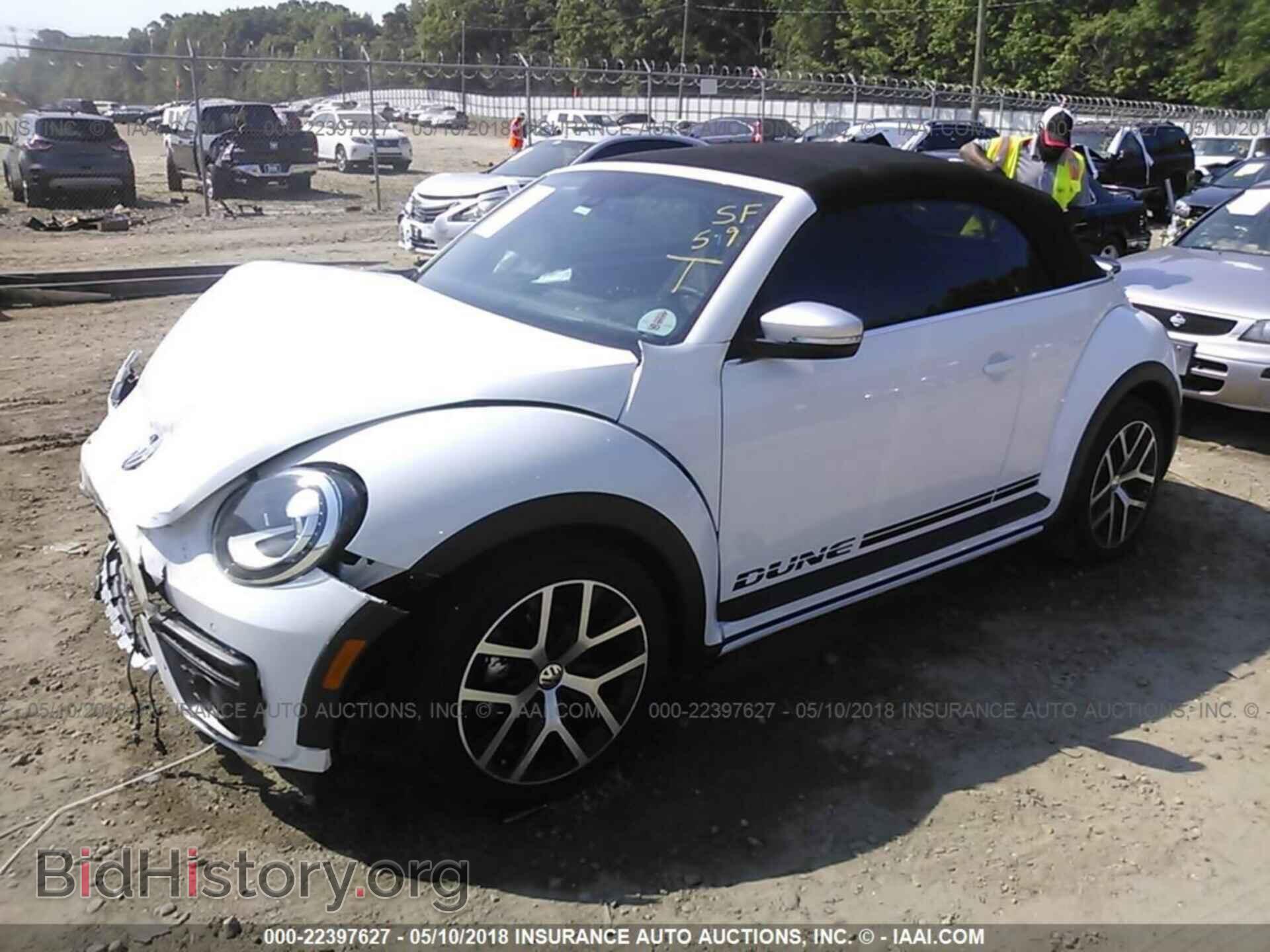 2017 Volkswagen Beetle - VIN: 3VWT17AT5HM824920 - Фото 2