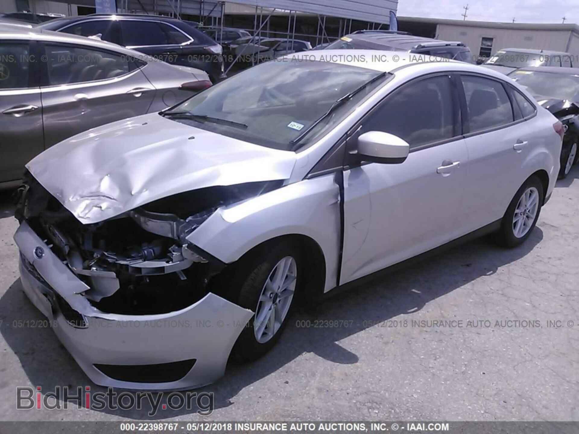 2018 Ford Focus - VIN: 1FADP3F28JL218264 - Фото 2