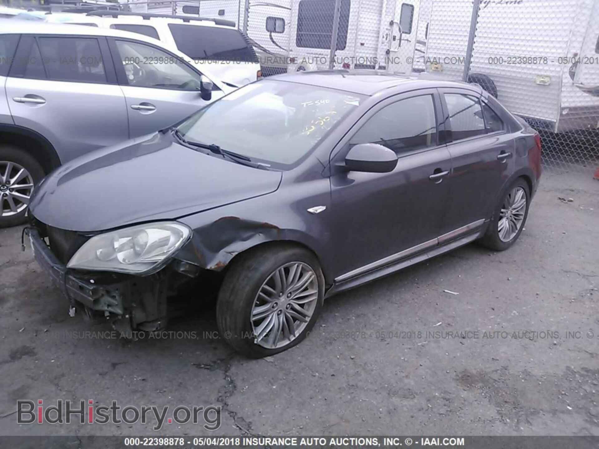 2012 Suzuki Kizashi - VIN: JS2RF9A88C6101146 - Photo 2