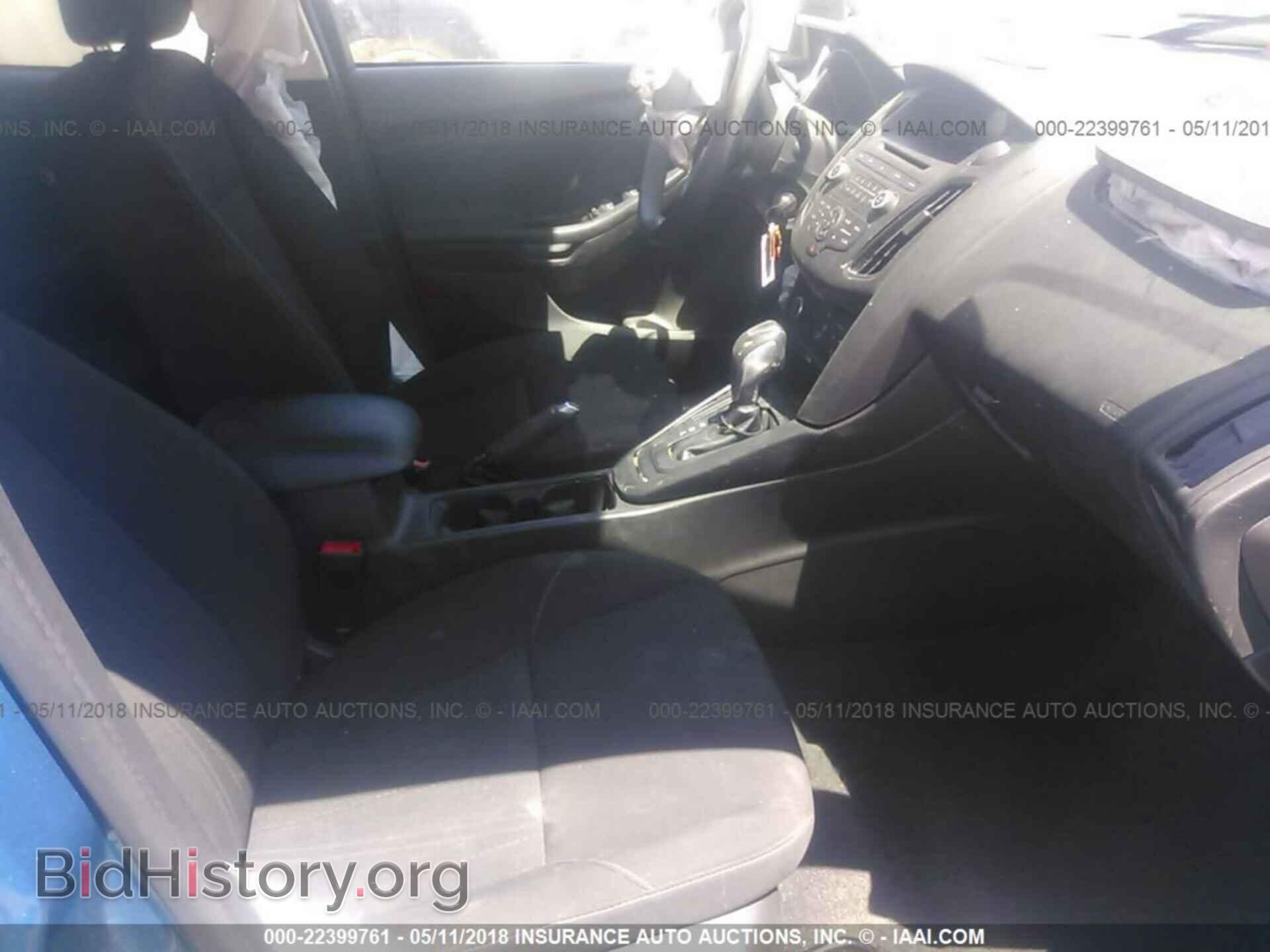 2016 Ford Focus - VIN: 1FADP3F22GL328073 - Photo 5