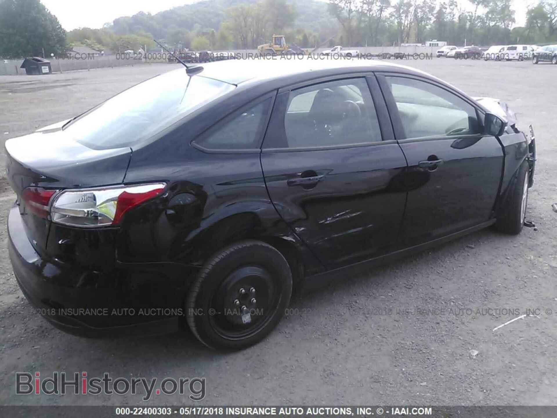 2017 Ford Focus - VIN: 1FADP3F26HL323573 - Фото 4