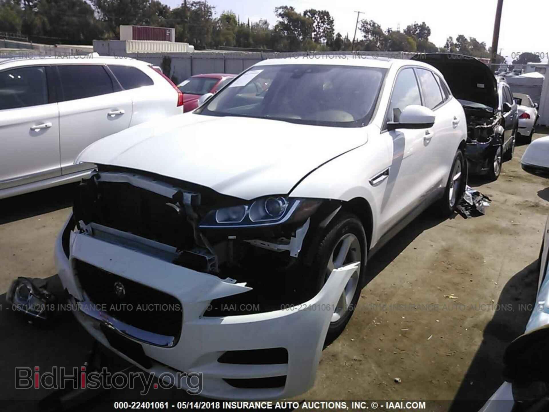 2017 Jaguar F-pace - VIN: SADCJ2BN3HA088065 - Фото 2