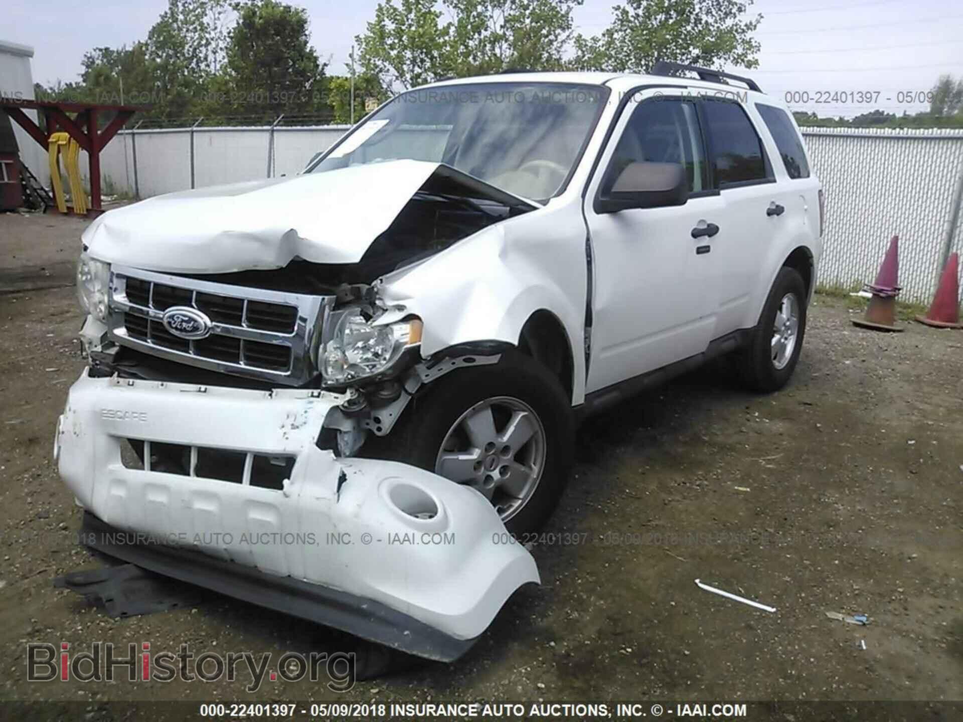 2012 Ford Escape - VIN: 1FMCU0DG9CKC20251 - Photo 2