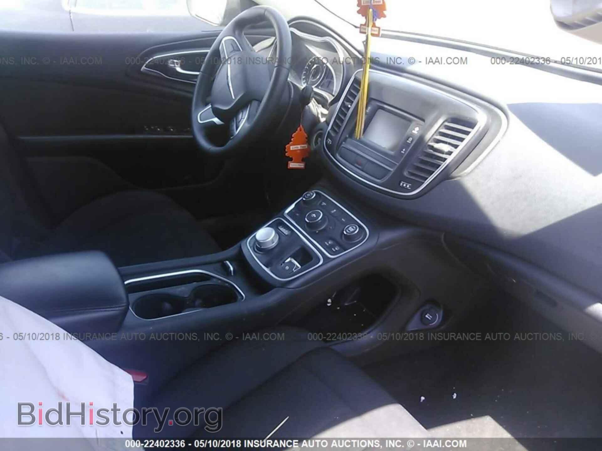 2016 Chrysler 200 - VIN: 1C3CCCFB5GN194430 - Photo 5