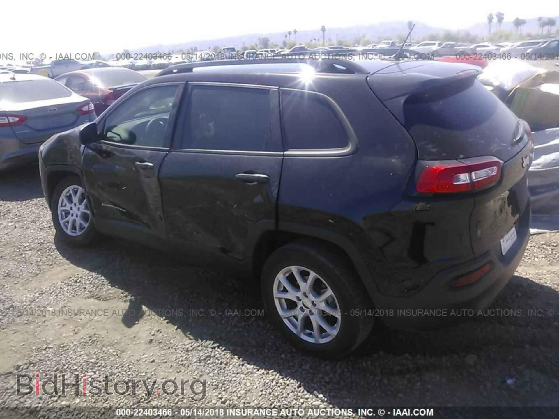 2017 Jeep Cherokee - VIN: 1C4PJLAB0HW559070 - Photo 3
