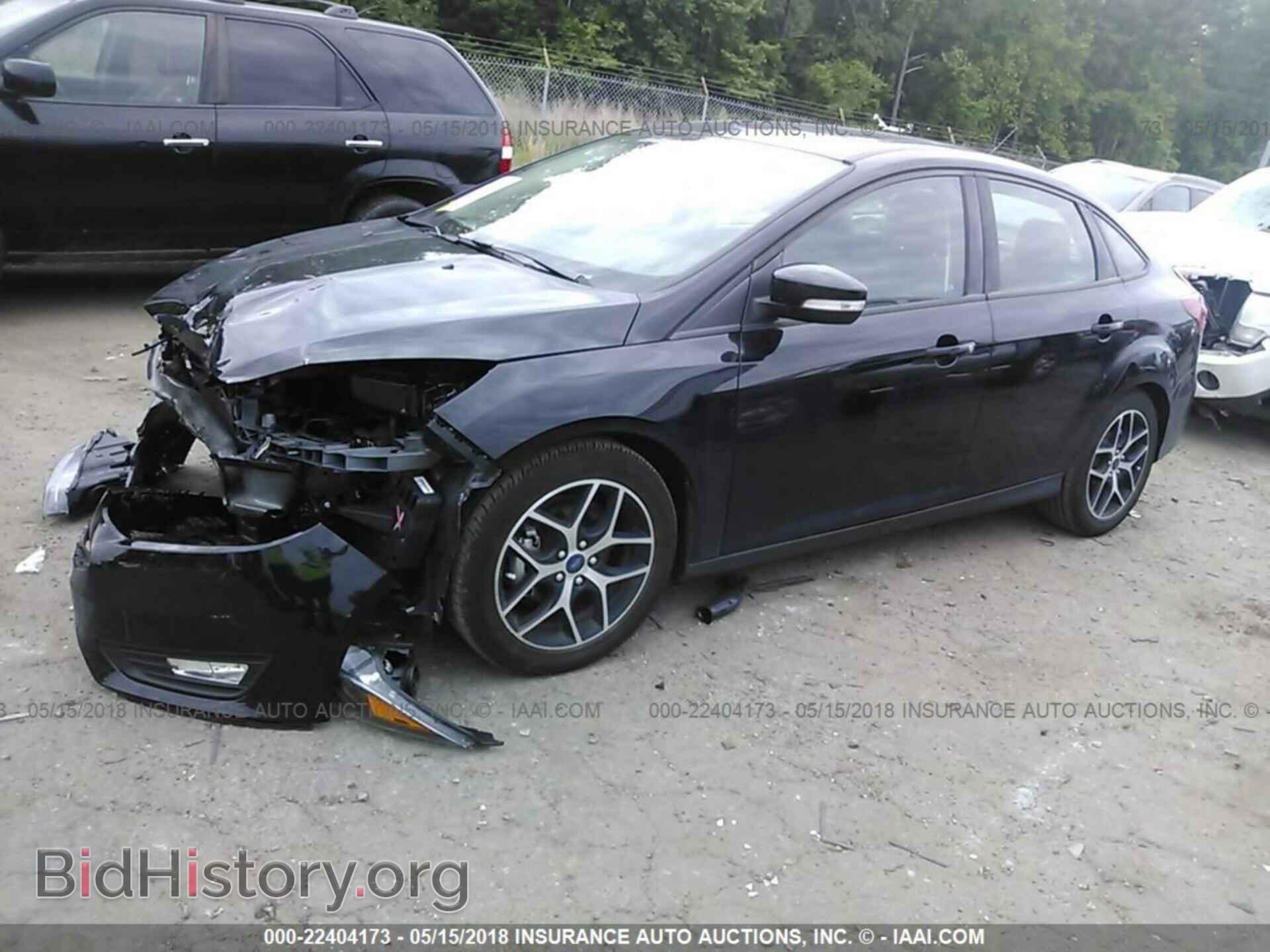 2017 Ford Focus - VIN: 1FADP3H24HL330809 - Photo 2