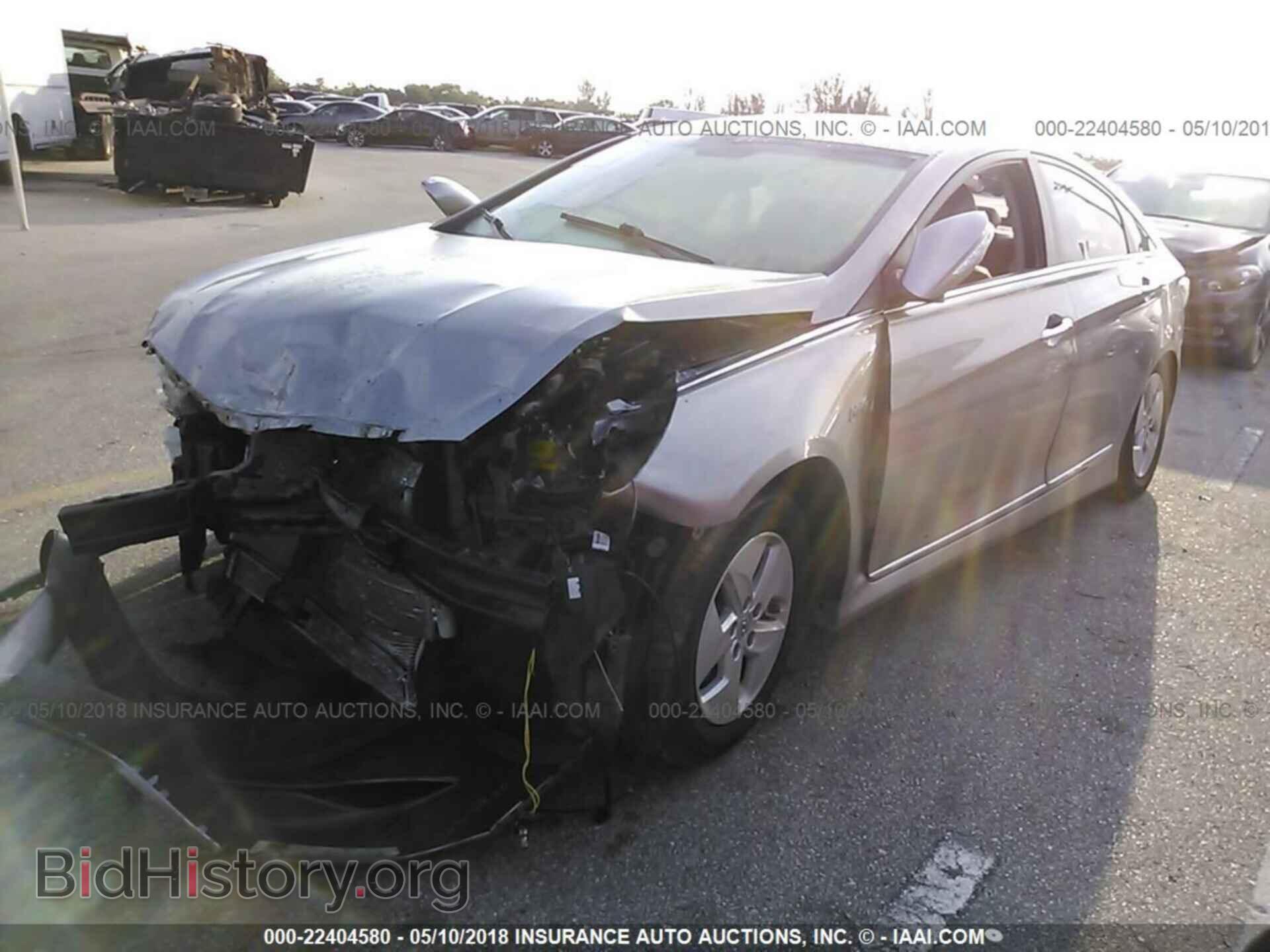 2012 Hyundai Sonata - VIN: KMHEC4A40CA033838 - Photo 2