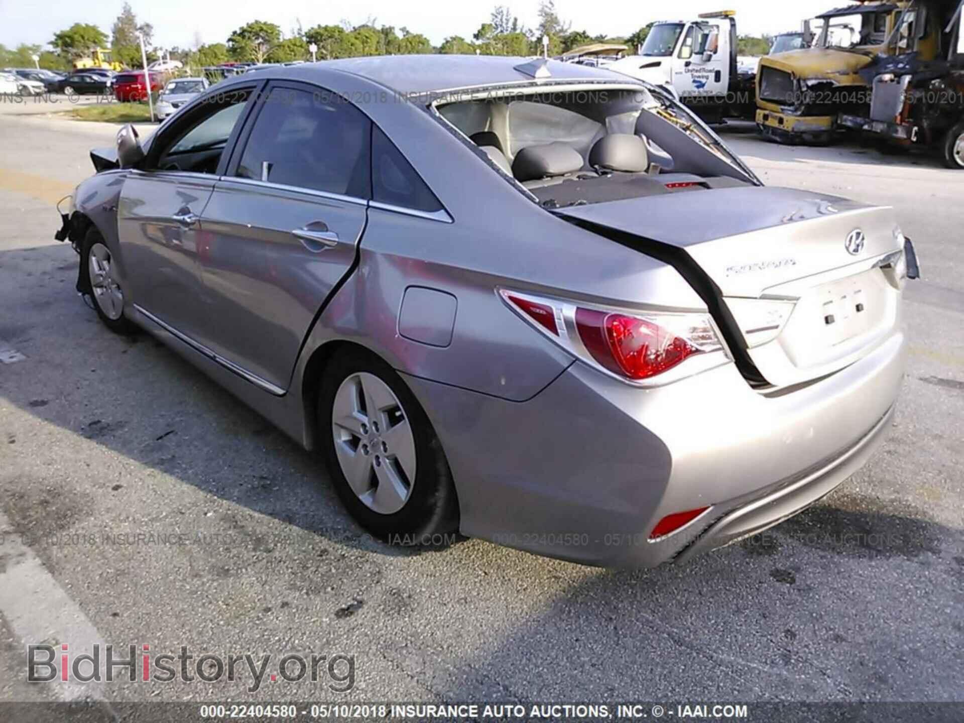 2012 Hyundai Sonata - VIN: KMHEC4A40CA033838 - Photo 3