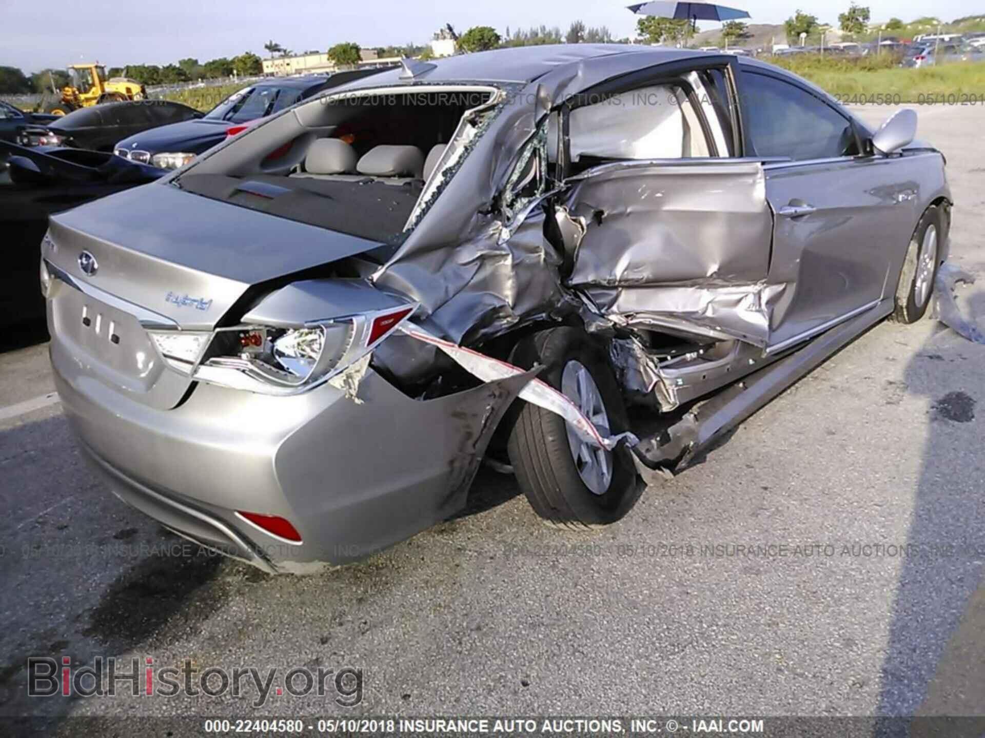 2012 Hyundai Sonata - VIN: KMHEC4A40CA033838 - Photo 4